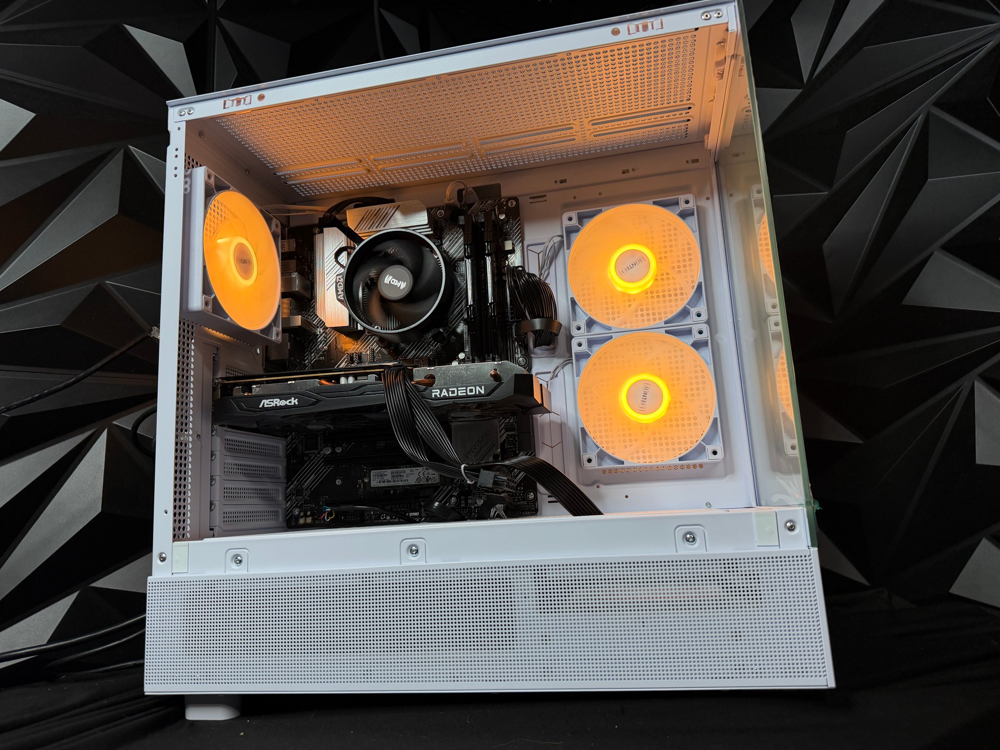 💥💸 THE BUDGET BANGER 💸💥 Ryzen 5 5500| RX 6600| 16 GB DDR4| 500 GB NVMe| 650 Gold PSU