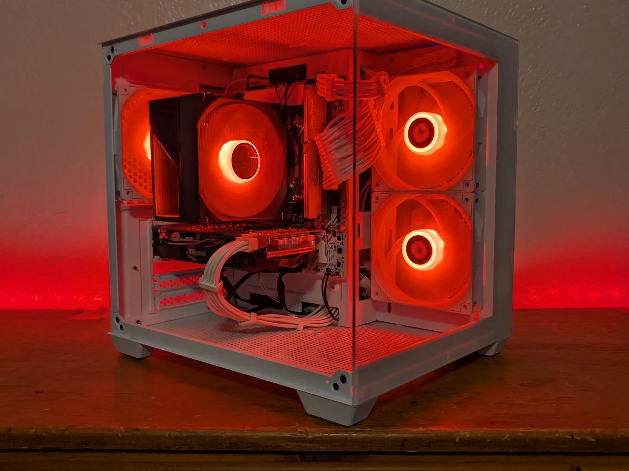 1660 Super, Ryzen 7 1700X Intel Equivalent, 16 GB RAM, 500 GB NVME SSD