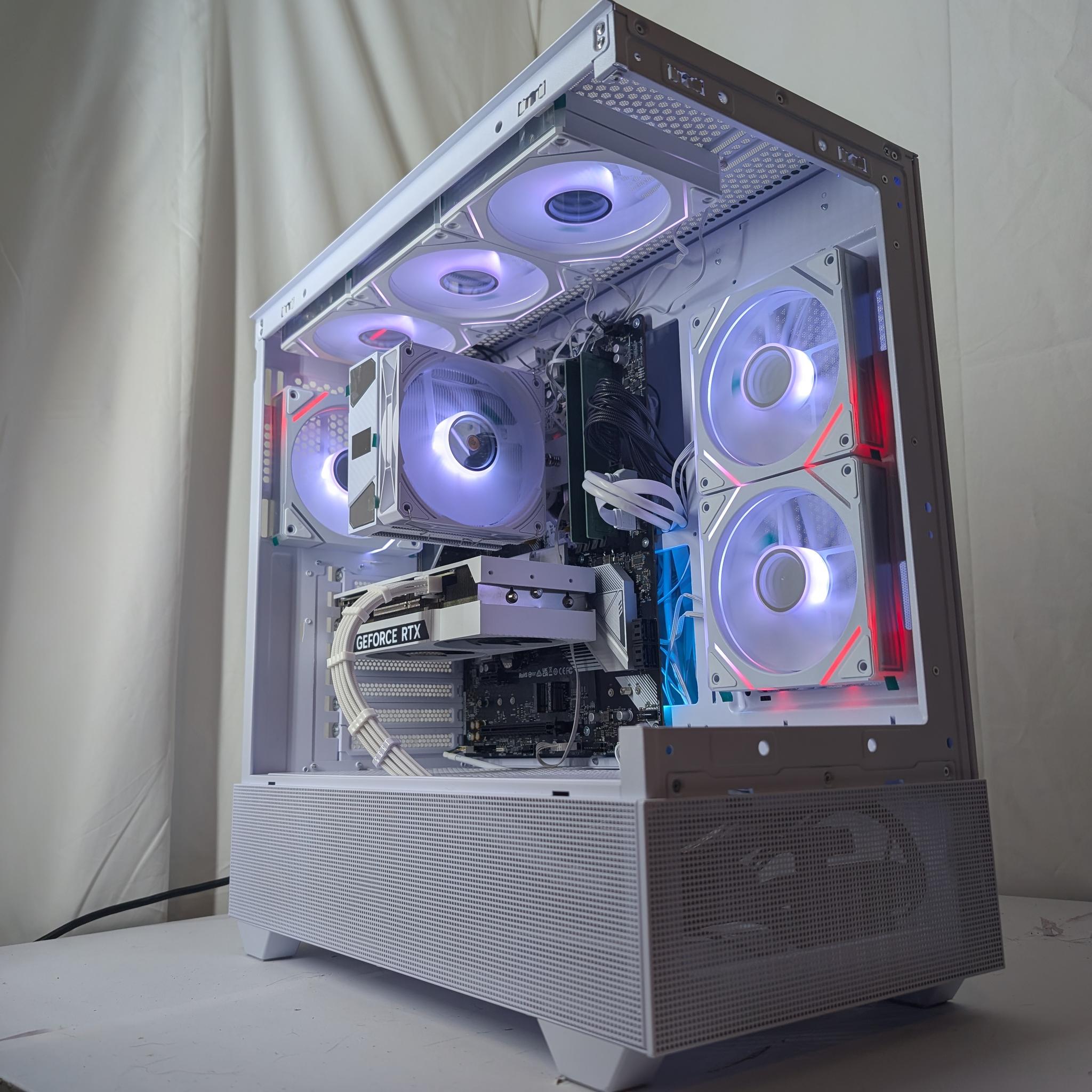 RTX 4070 | RYZEN 5 7600X | 16gb DDR5 | 1TB NVME | ALL WHITE