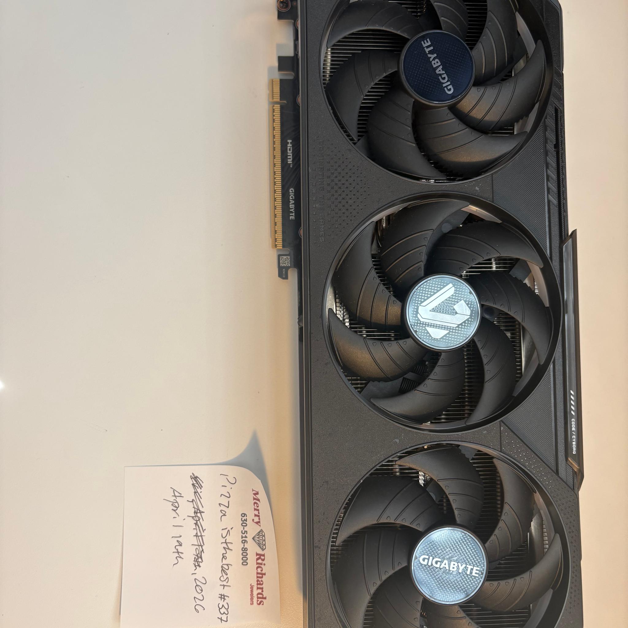 GIGABYTE GeForce RTX 5070 GAMING OC 12G