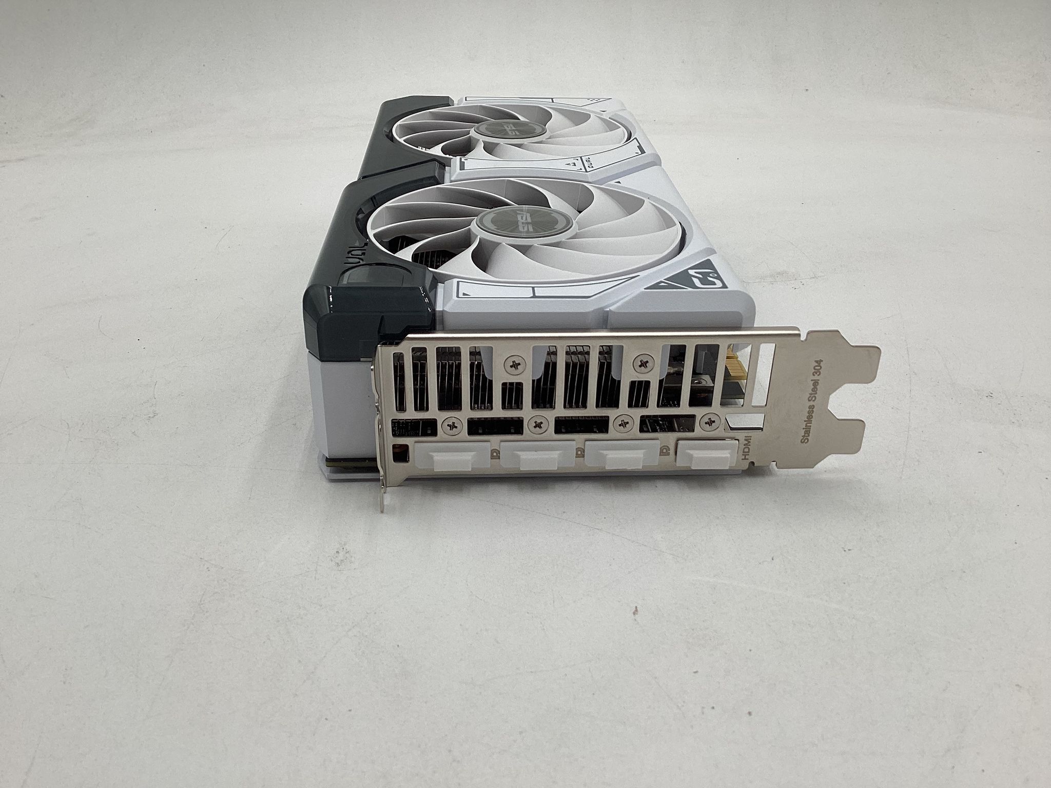 Roll over image to zoom in ASUS Dual GeForce RTX™ 4060 OC White Edition 8GB GDDR6