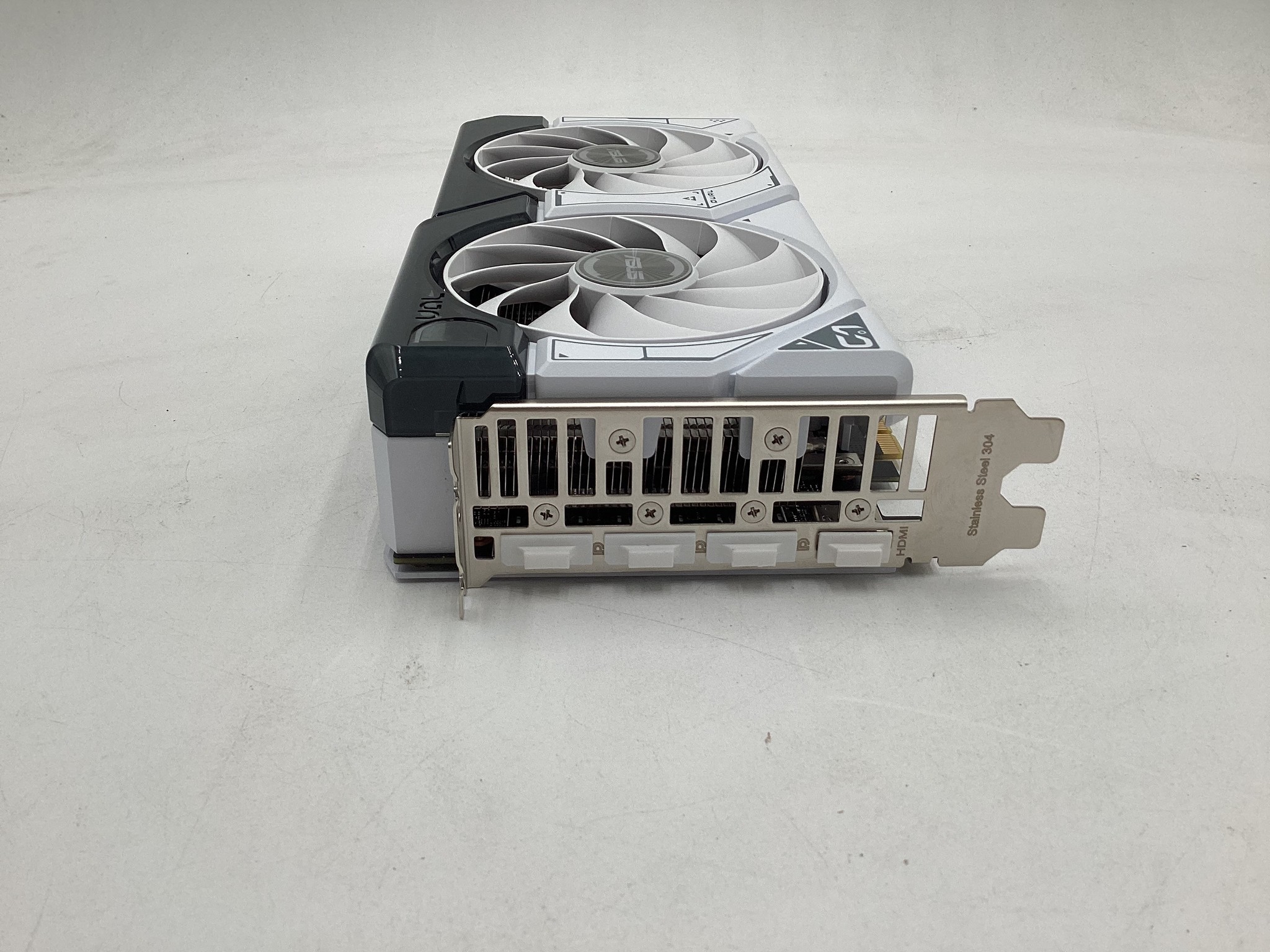 Roll over image to zoom in ASUS Dual GeForce RTX™ 4060 OC White Edition 8GB GDDR6