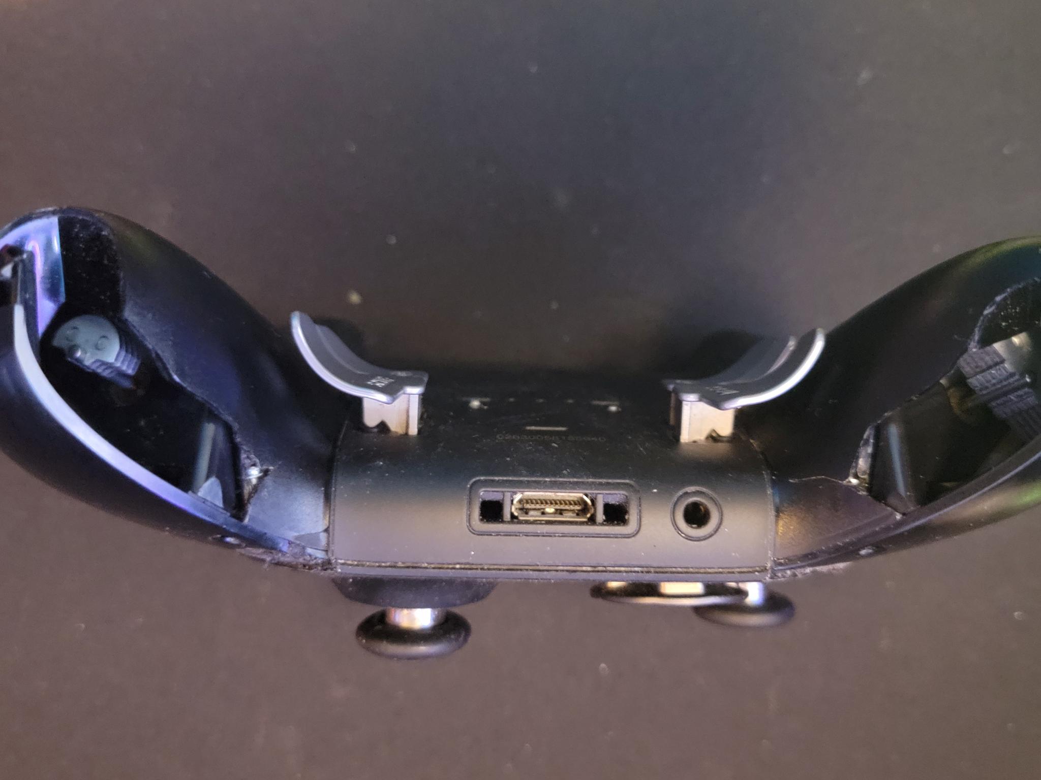 Xbox Elite Series 2 Controller - cracked Shell
