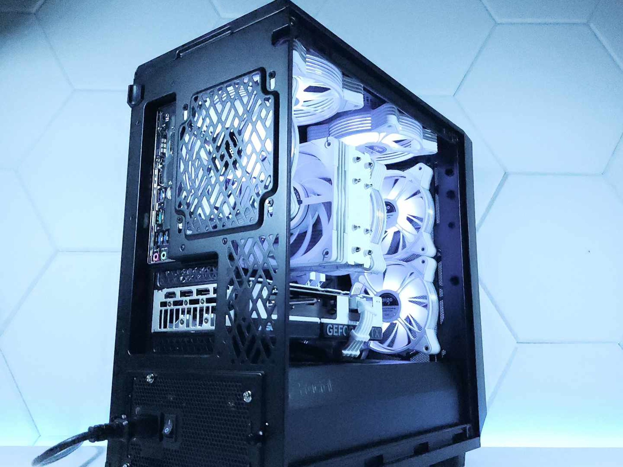 🤍🖤RTX 4060 || Ryzen 5 5600G || 1TB NVMe SSD || 32GB 3200MHz || 1080p Gaming PC