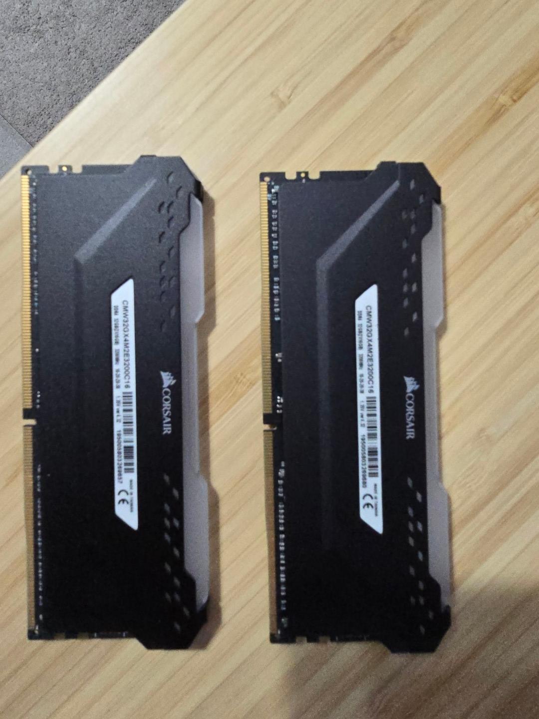 Corsair Vengeance RGB Pro 64GB - 4 Sticks