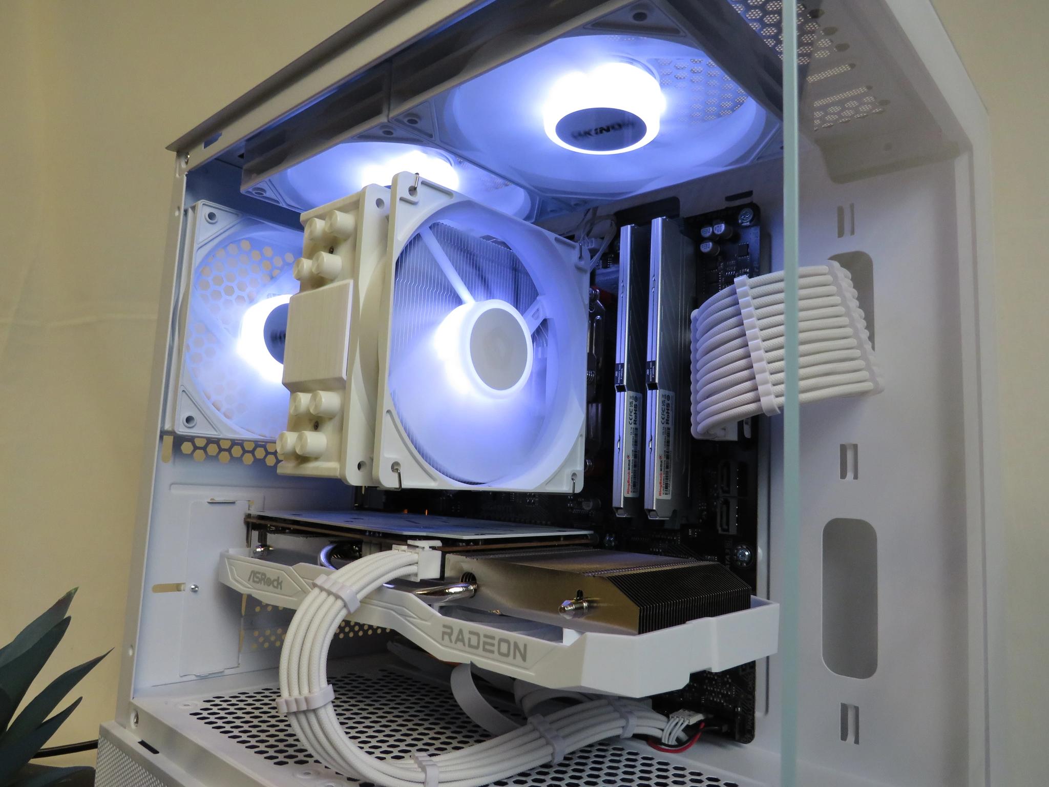 Beautiful Gamer: Ryzen 5 5600 + RX 6600 + 32 GB DDR4 + 1 TB NVME SSD