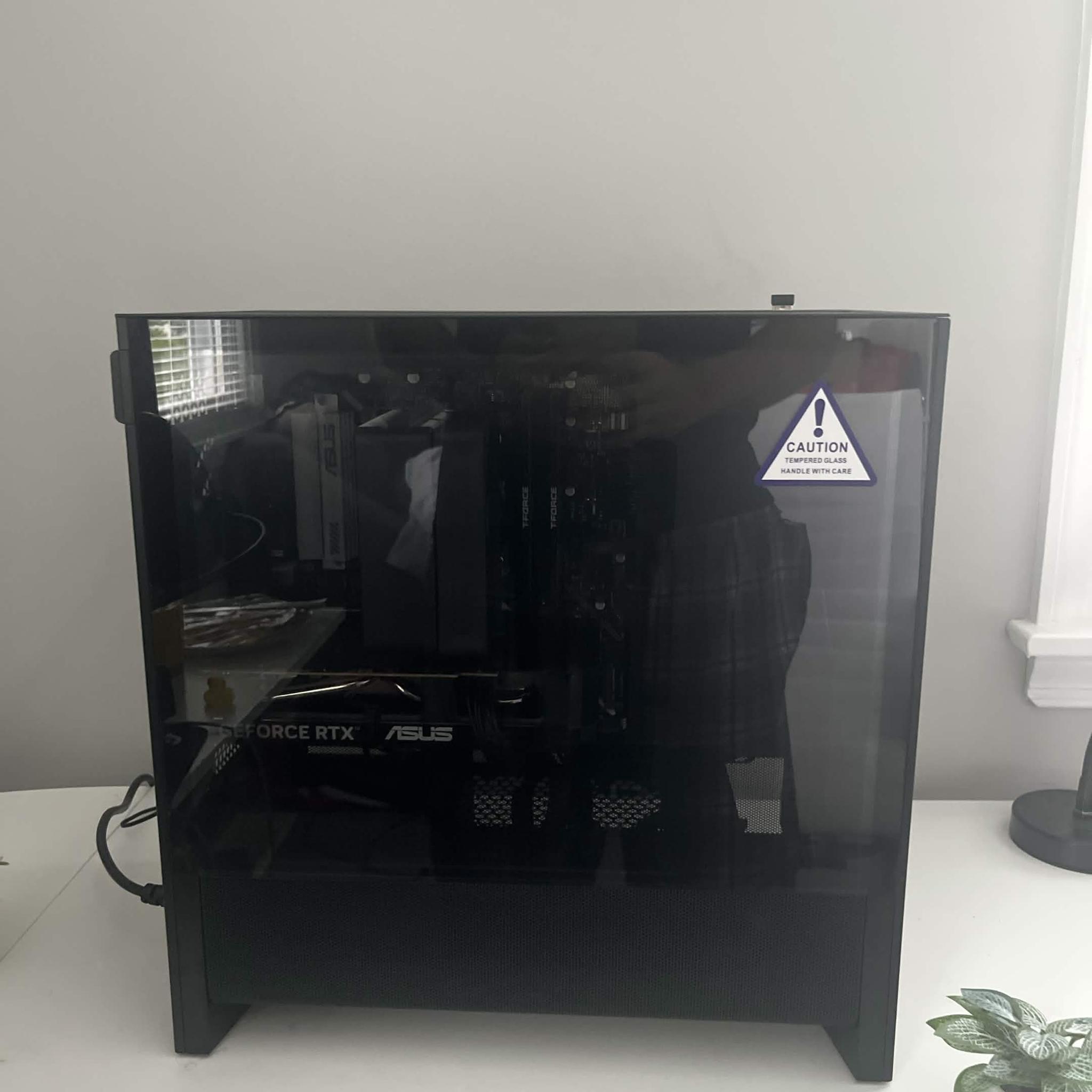 🖥️ RTX 5060 | DDR5 | i5 14400F | Gen 4 NVMe SSD | Black Minimalist Gaming PC