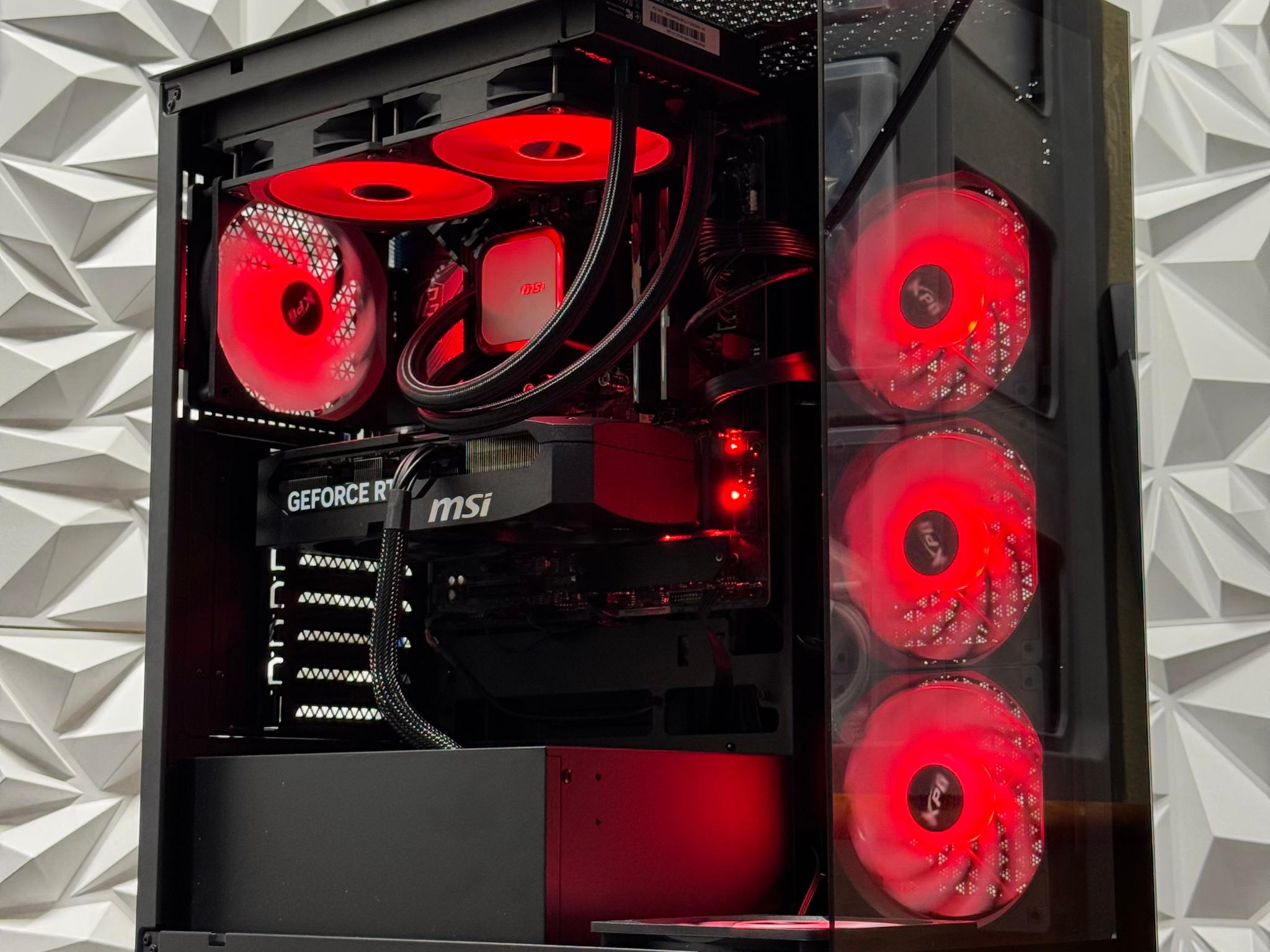 RTX 5070 / Ryzen 5 9600X / 32GB DDR5 Ram / 1TB Nvme ssd 4.0x4 / 750w 80 plus gold psu