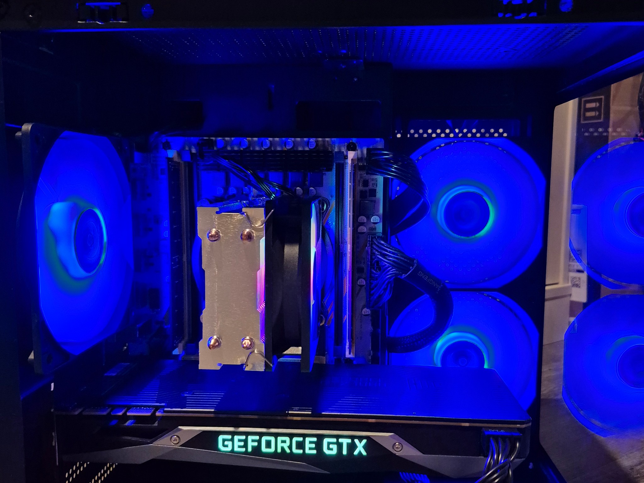 Entry Gaming/Streaming CUBE | 8 Core Intel Xeon, GTX 1080, 16GB DDR4, 512GB SSD, Win11