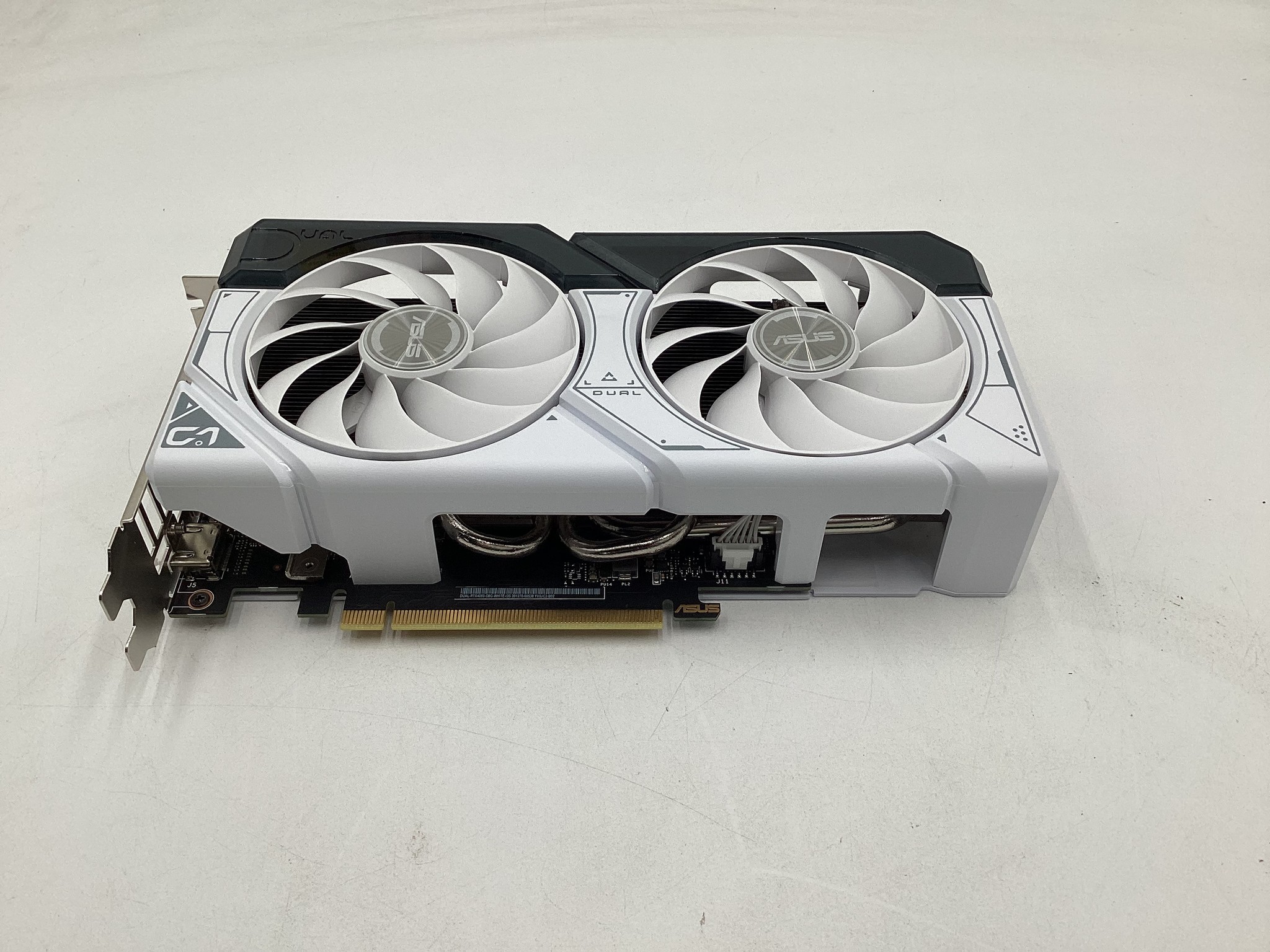 Roll over image to zoom in ASUS Dual GeForce RTX™ 4060 OC White Edition 8GB GDDR6