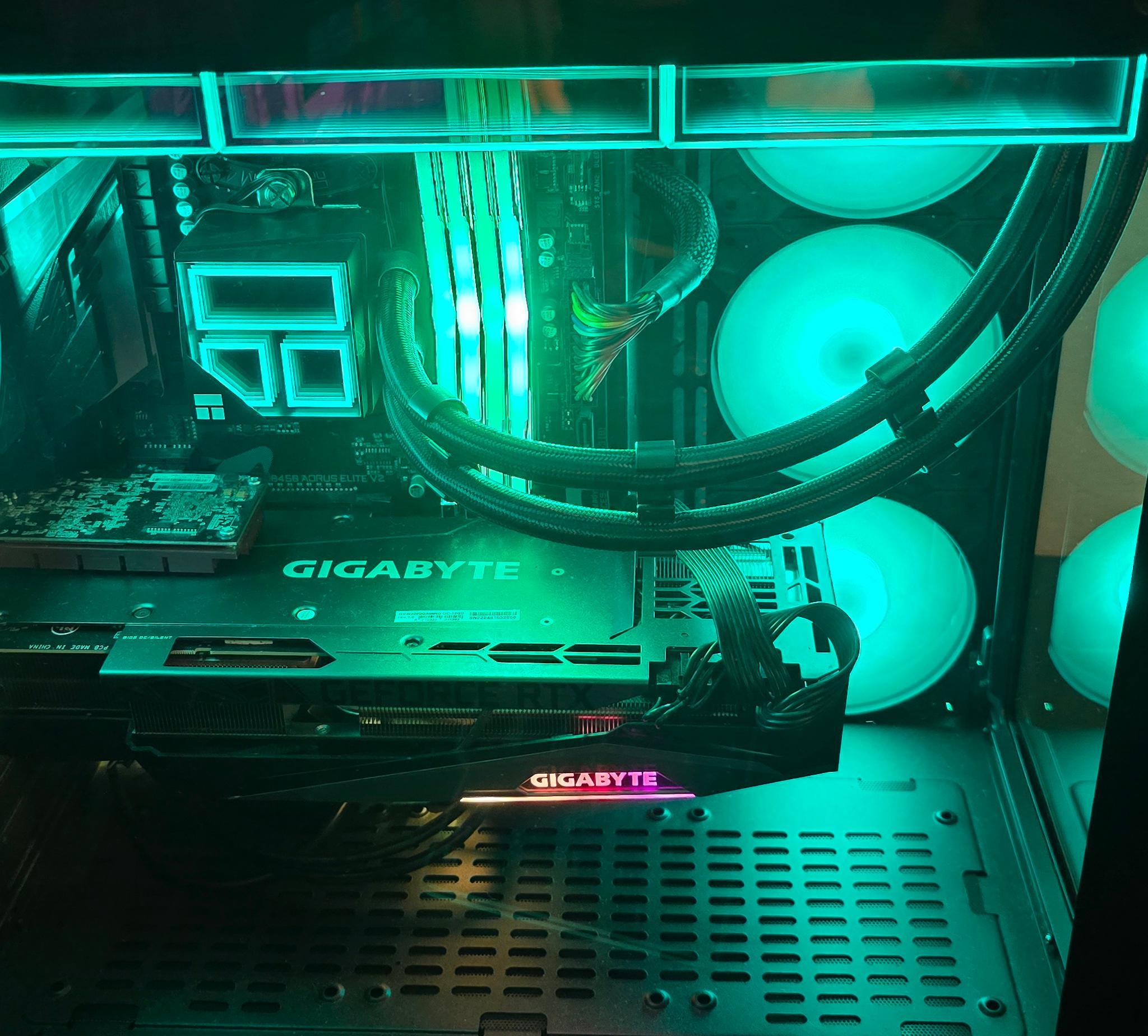 "Tron Battery" Custom Gaming PC Ryzen 5600x/RTX 3080 12GB