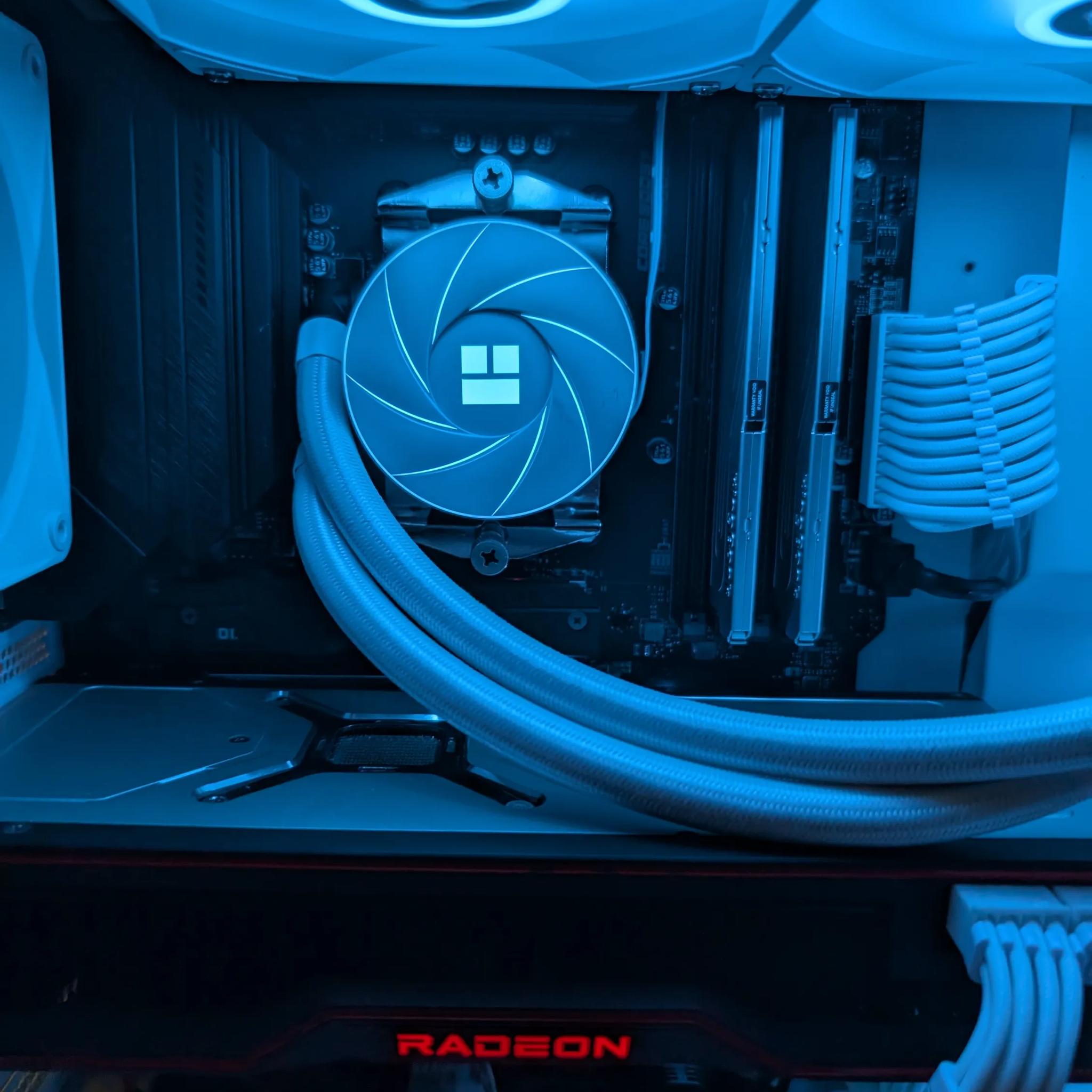 PC - RX 6800xt | Ryzen 7 5800xt | 32 GB DDR4 3600 | 1 TB NVME | Liquid Cooled