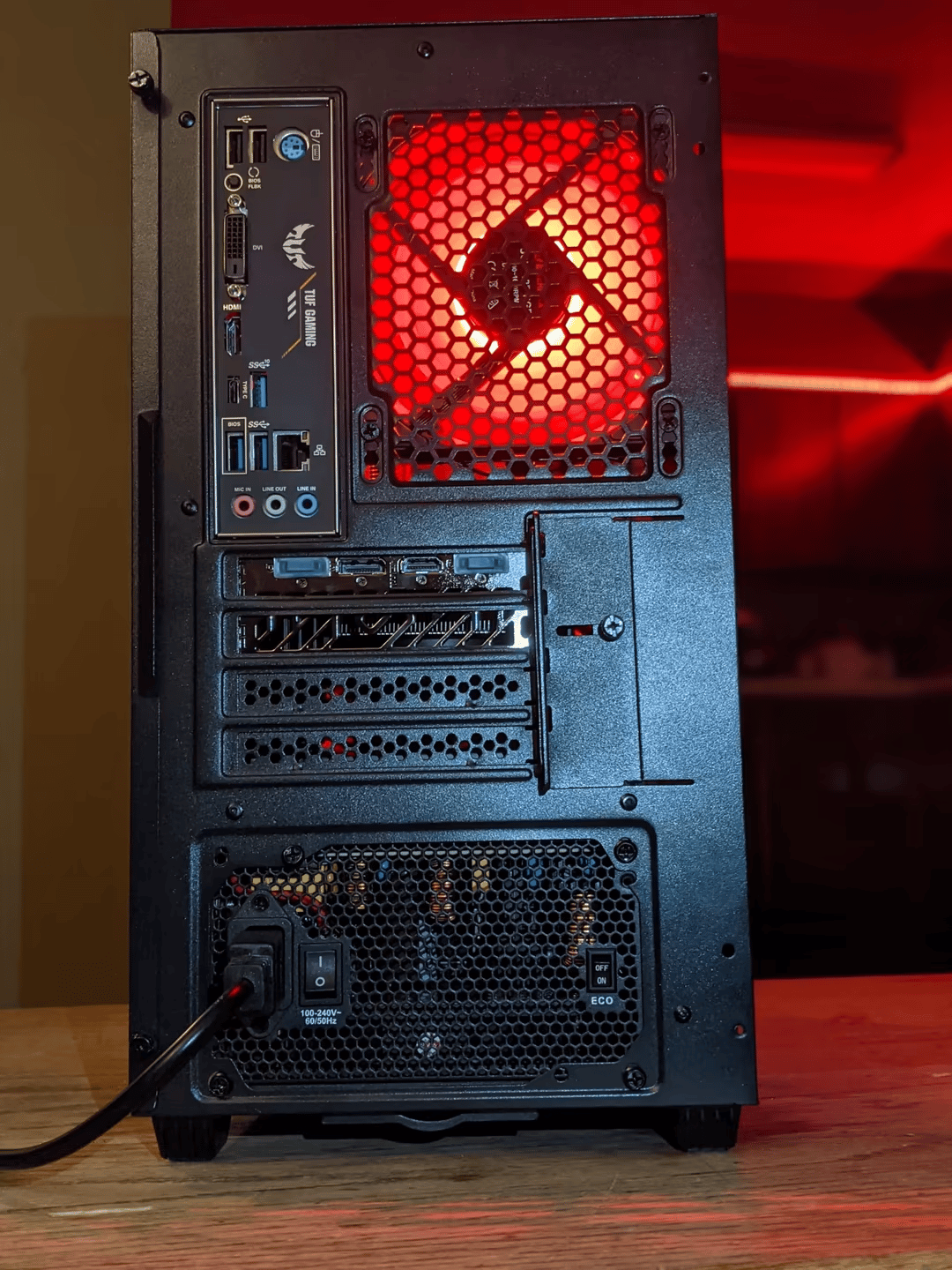 Ryzen 7 RX 6600xt AMD Red gaming and streaming PC