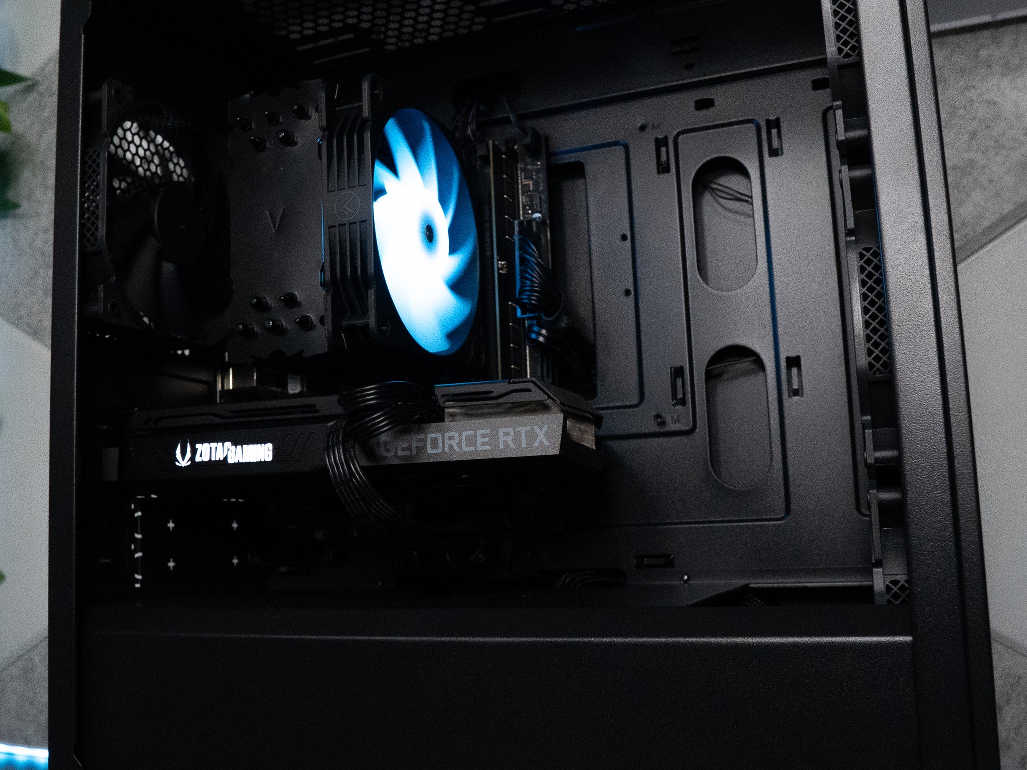 ❄️❄️ | ZOTAC RTX 3070 8GB | RYZEN 5 9600X | 32GB DDR5 RAM | 2TB | Arctic Blackout