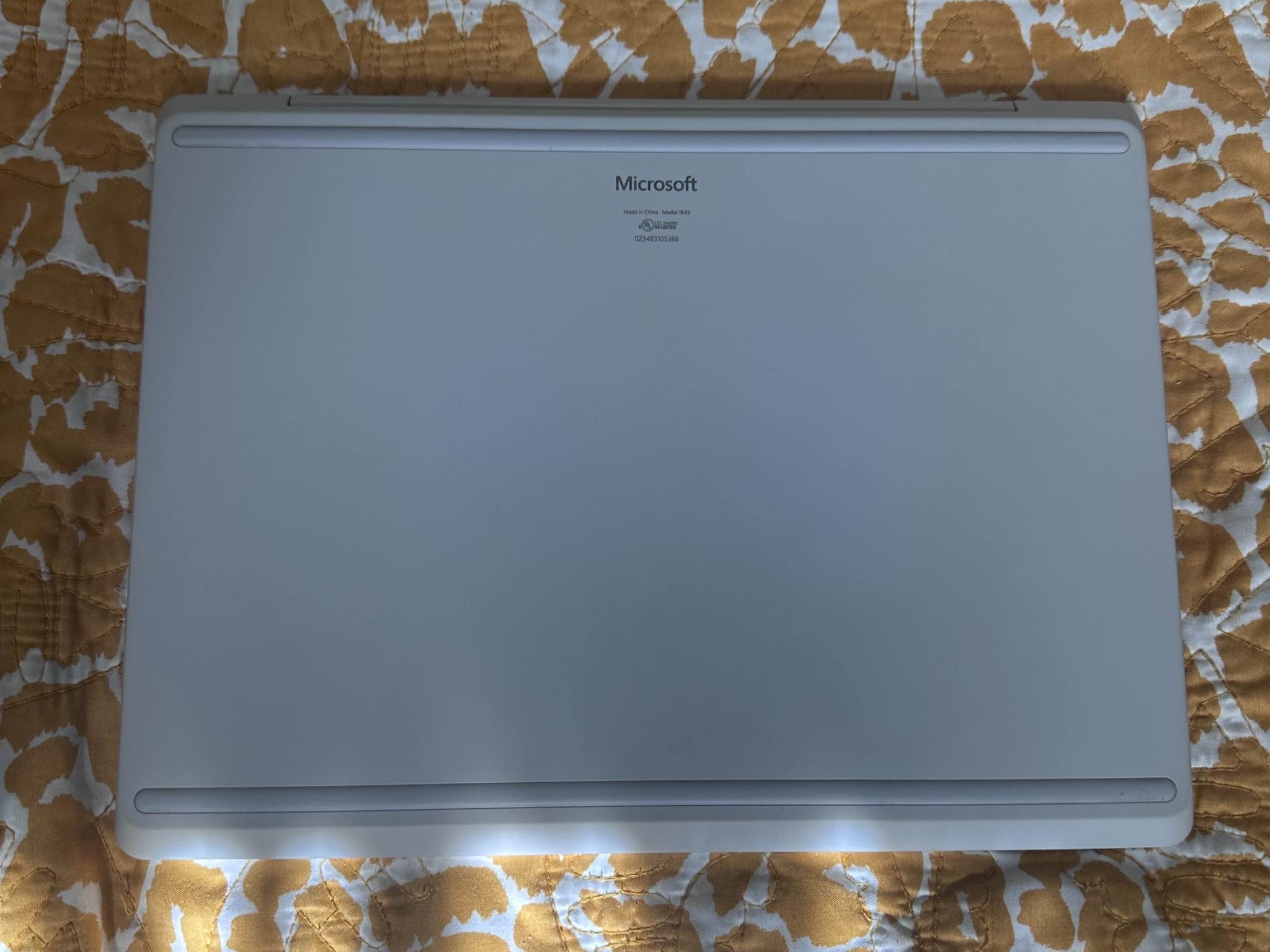 Microsoft Surface Laptop Go 12." i5 10th gen, 64gb SSD, 4gb RAM, Win 11