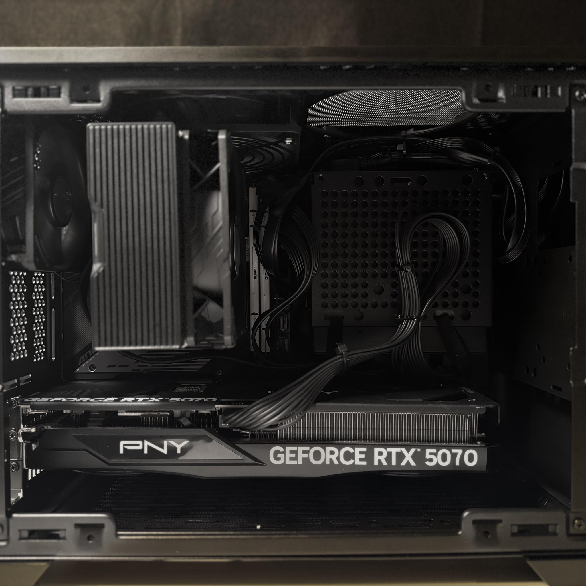 🖤 SFF MONSTER | RTX 5070 | Ryzen 5 7600X | 32GB DDR5 6000 | 2TB NVMe | NR200 ITX