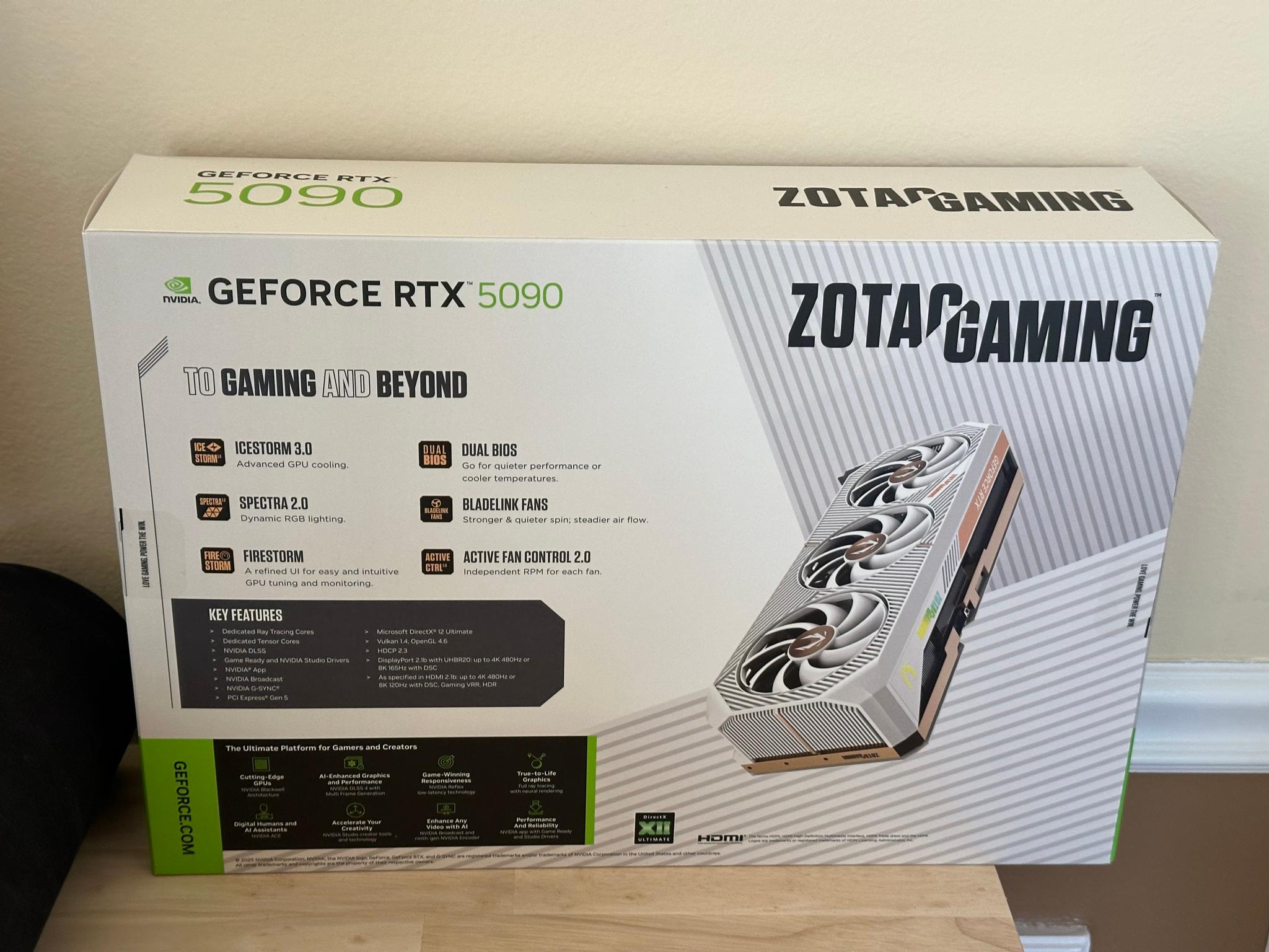 ZOTAC RTX 5090 White Edition SOLID OC 32 GB GDDR7