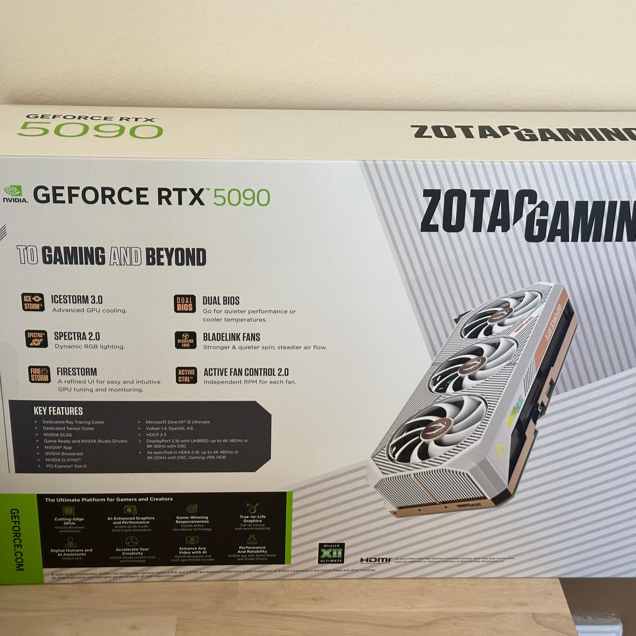 ZOTAC RTX 5090 White Edition SOLID OC 32 GB GDDR7