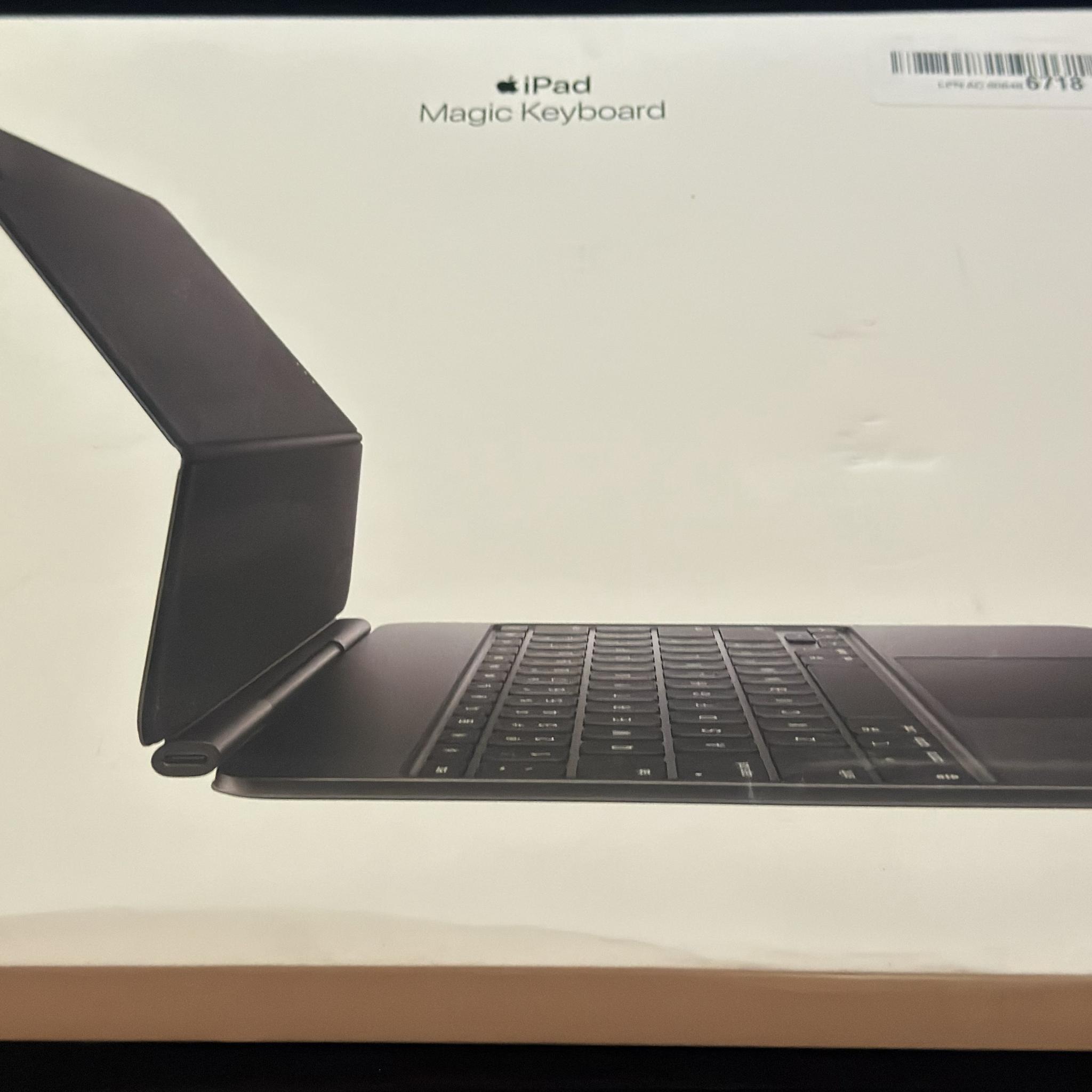 Magic Keyboard for iPad Pro 13‑inch (M4 and M5) - Black