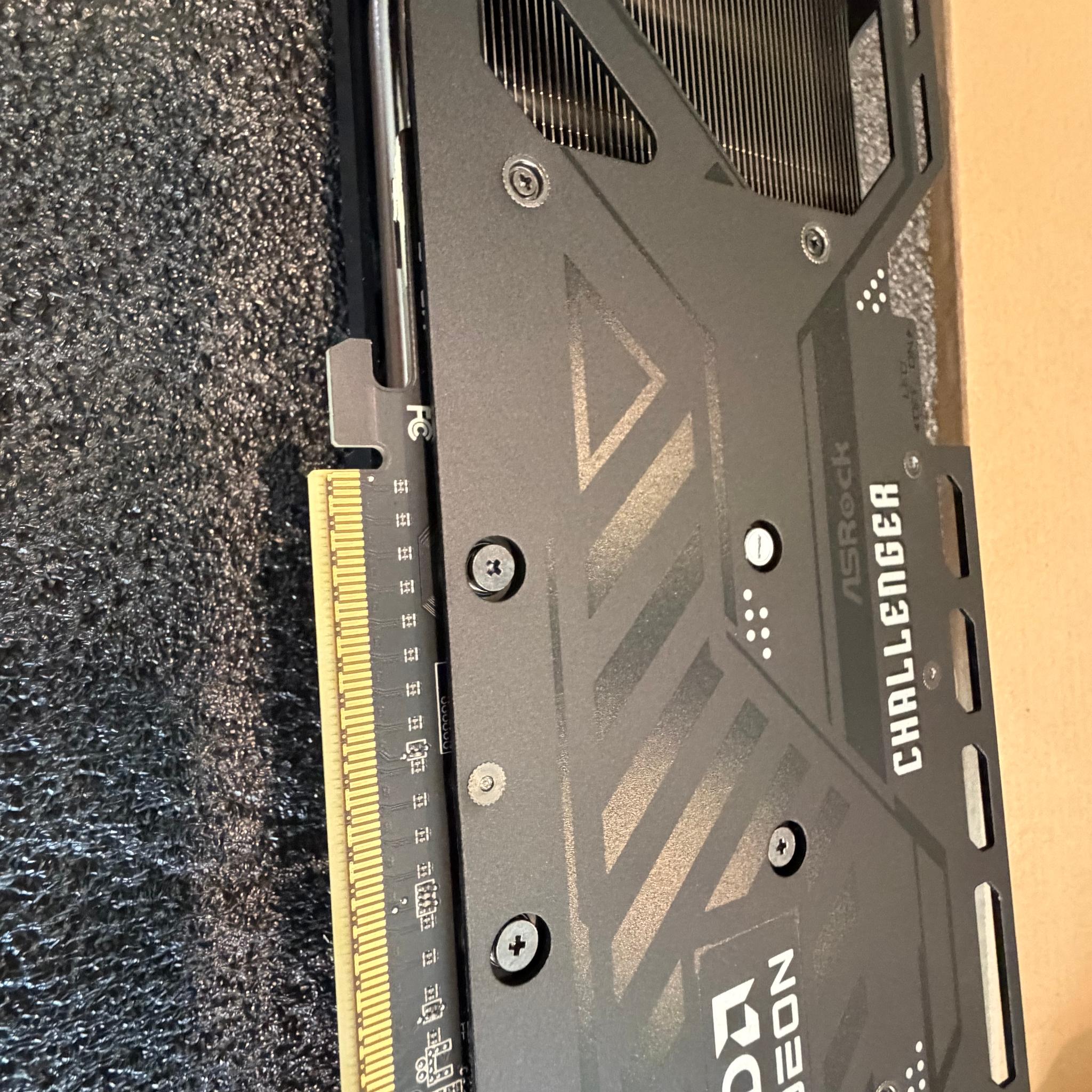 ASRock Challenger Radeon RX 9060 XT 16GB GDDR6 – Original Box