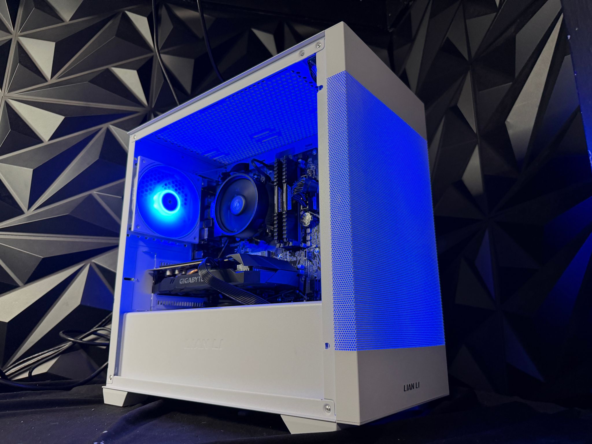 💸😈 THE BUDGET BADDIE 😈💸Ryzen 5 5500| RTX 2060| 16 GB DDR4| 512 GB NVMe| 850W Gold PSU