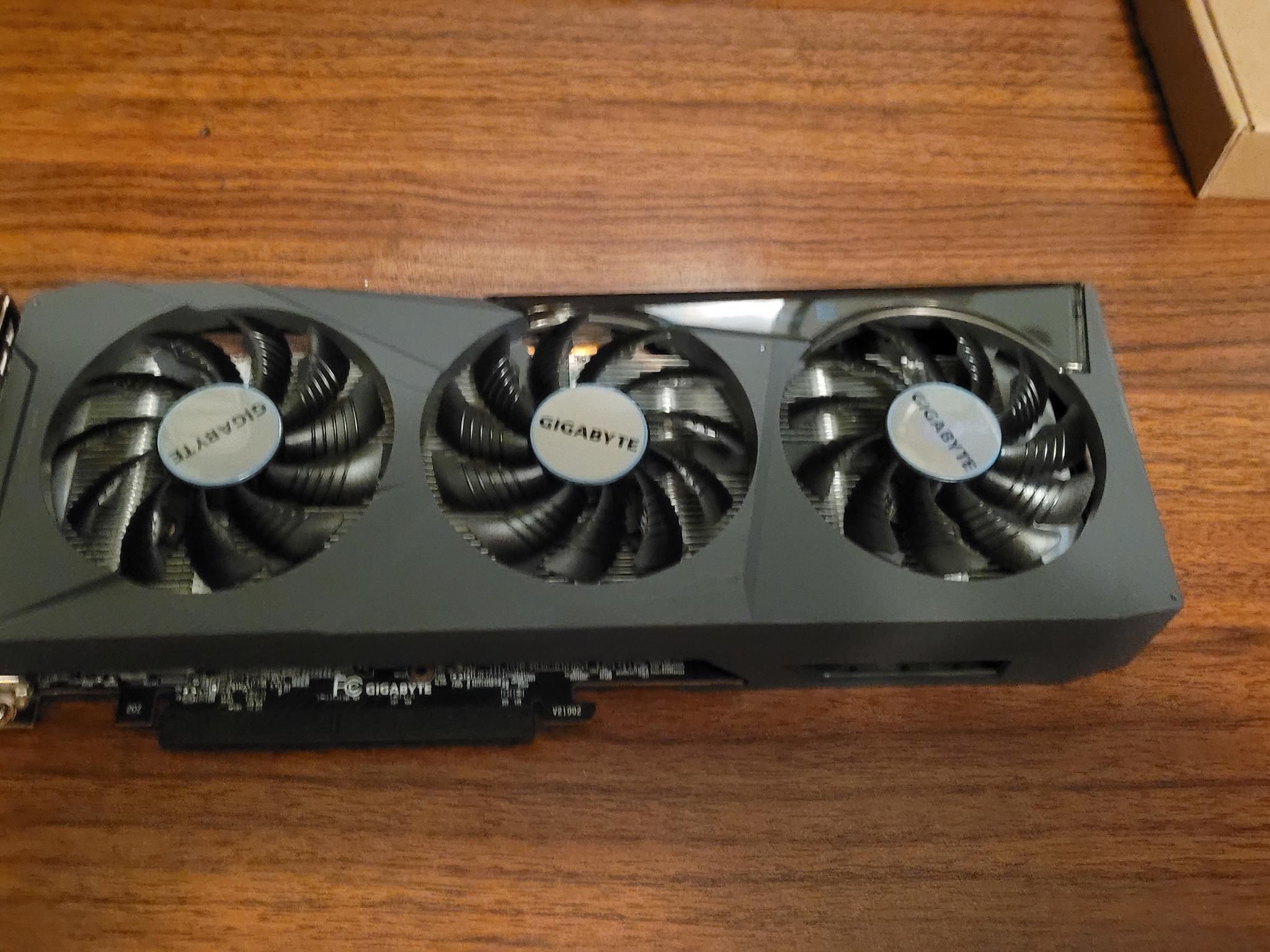 RX 6600, Gigabyte Eagle Triple-fan 8GB