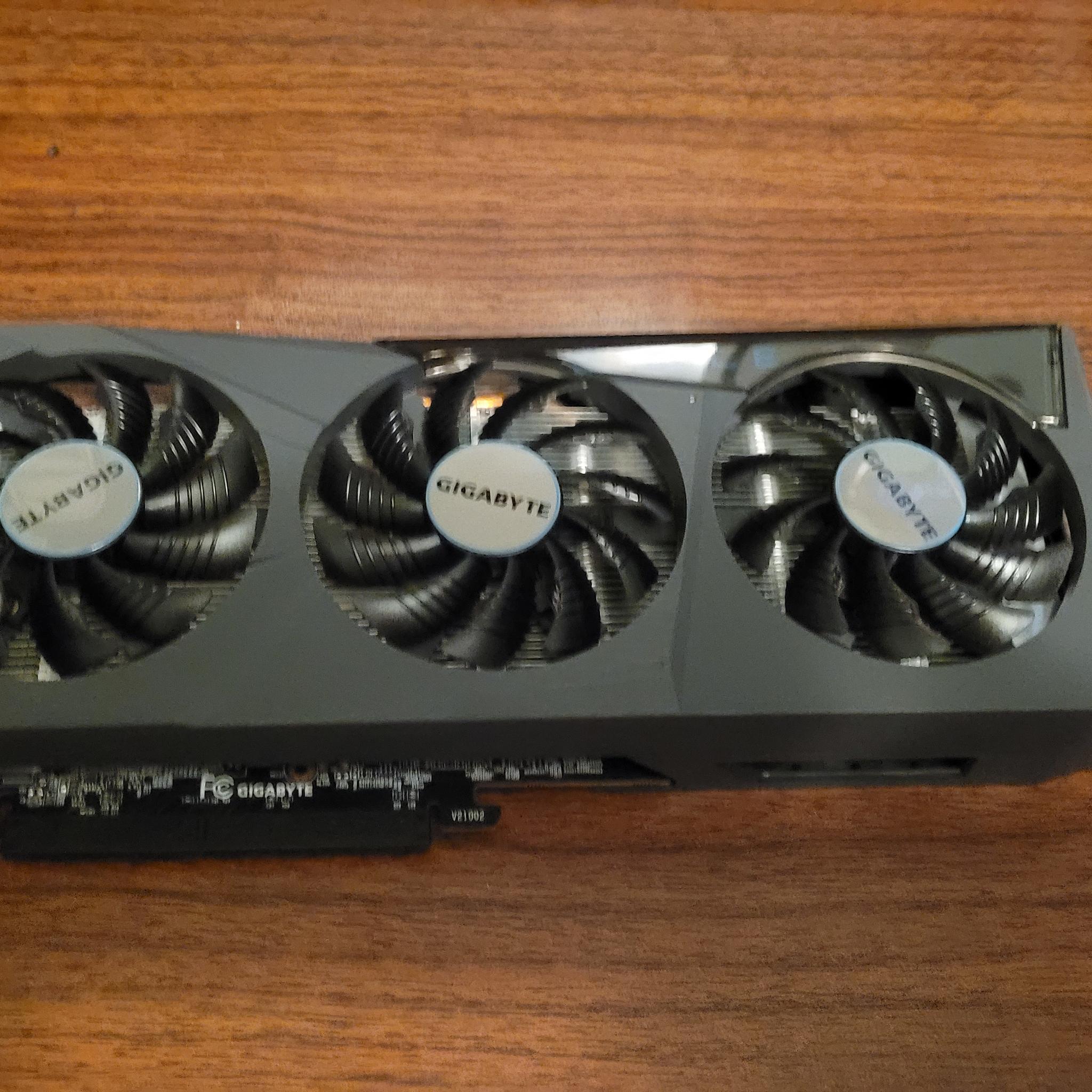 RX 6600, Gigabyte Eagle Triple-fan 8GB
