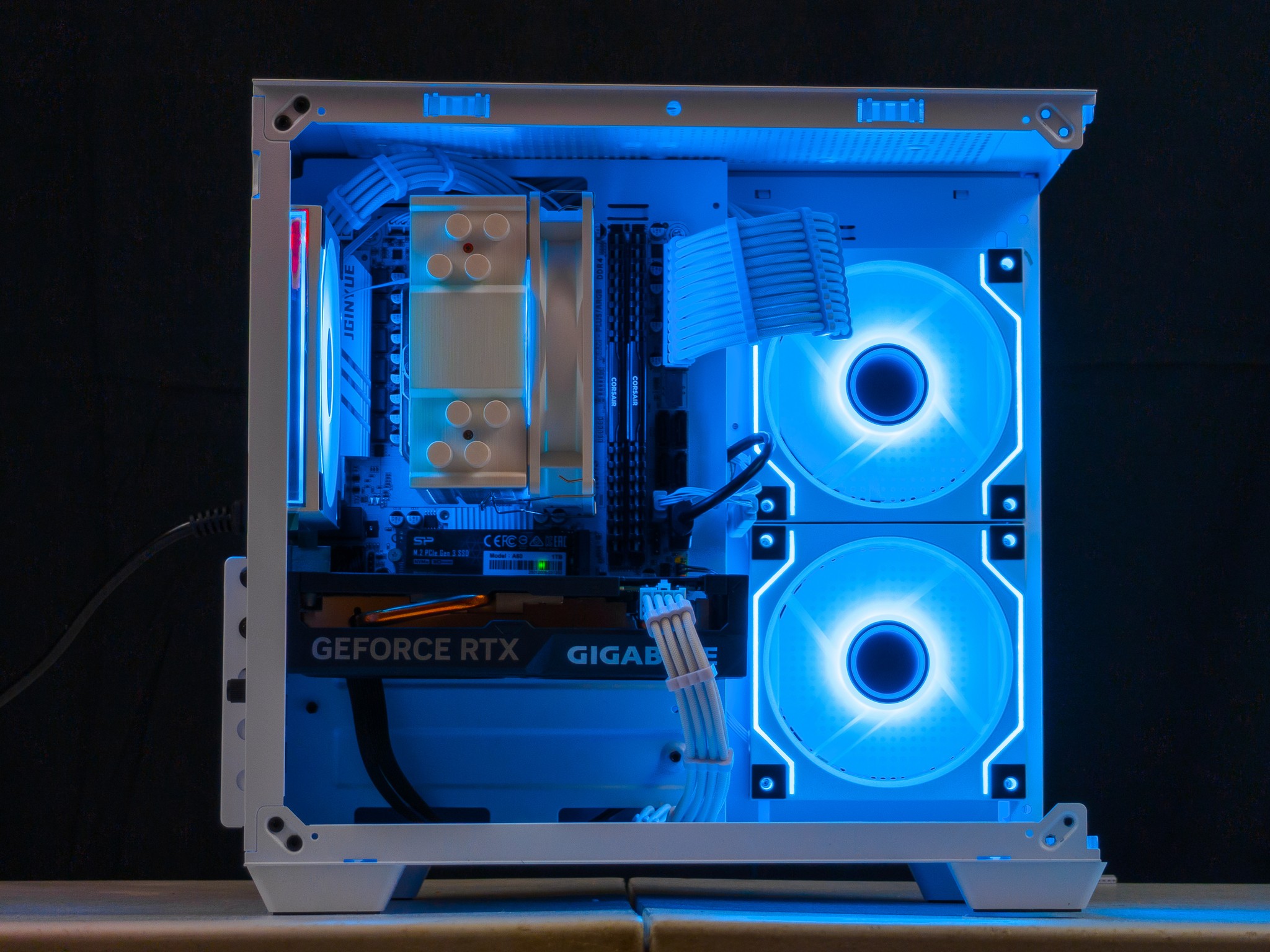 🤍🖤 RTX 4060 / Ryzen 7 3800X / 16GB Gaming PC 🖤🤍