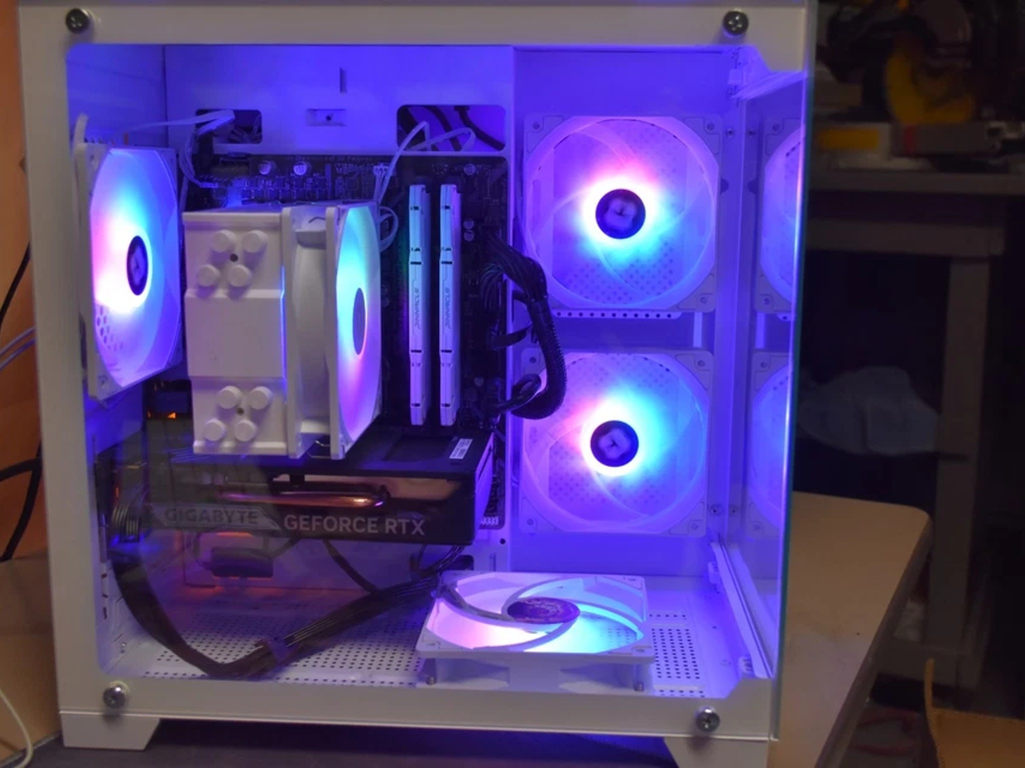 Intel I 5 9400 9th Gen 6 Cores 6 threads 16 GB RAM RTX 5050 8GB Intel 760 GB NVME+ 1 TBHHD + extras