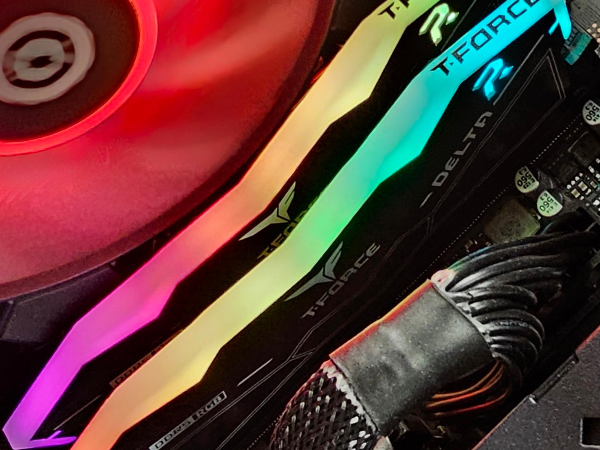 32GB DDR5 (2x16GB) CL38 6400MT/s TeamGroup T-Force Delta RGB