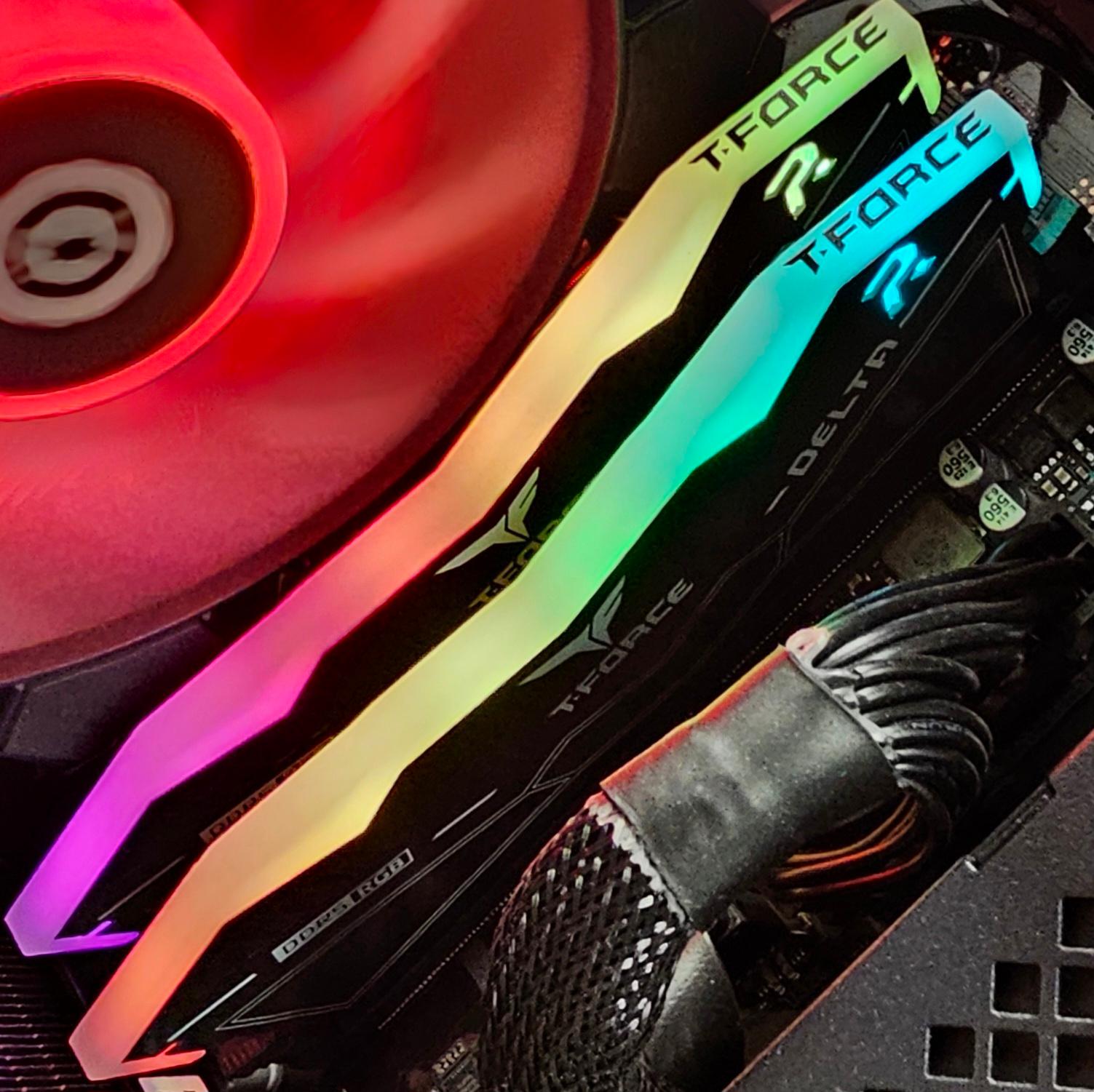 32GB DDR5 (2x16GB) CL38 6400MT/s TeamGroup T-Force Delta RGB