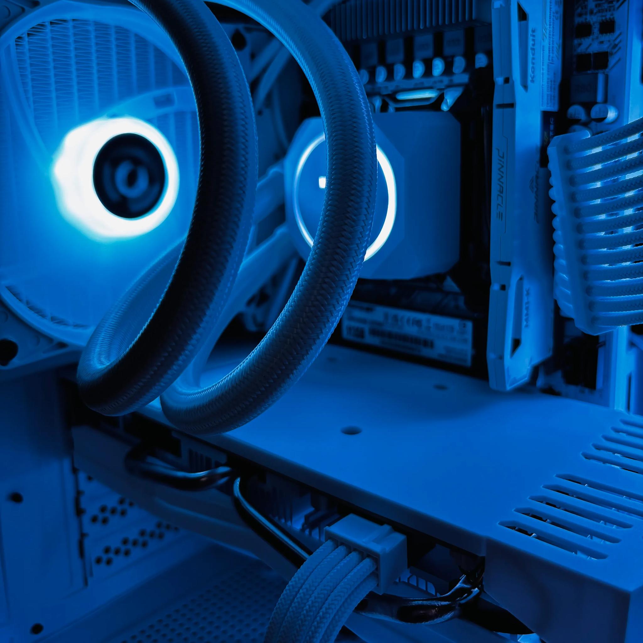 💧⚪ALL WHITE LIQUID COOLED PC⚪💧 - RX 580 8GB + 10 CORE INTEL + 32GB RAM🔥