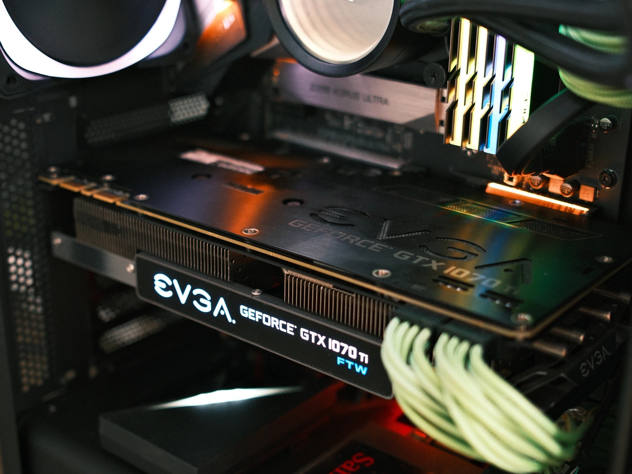 Razer Gaming PC Intel i7-9700K EVGA GTX1070 Ti FTW2 32GB 1.5TB NZXT Kraken Win11