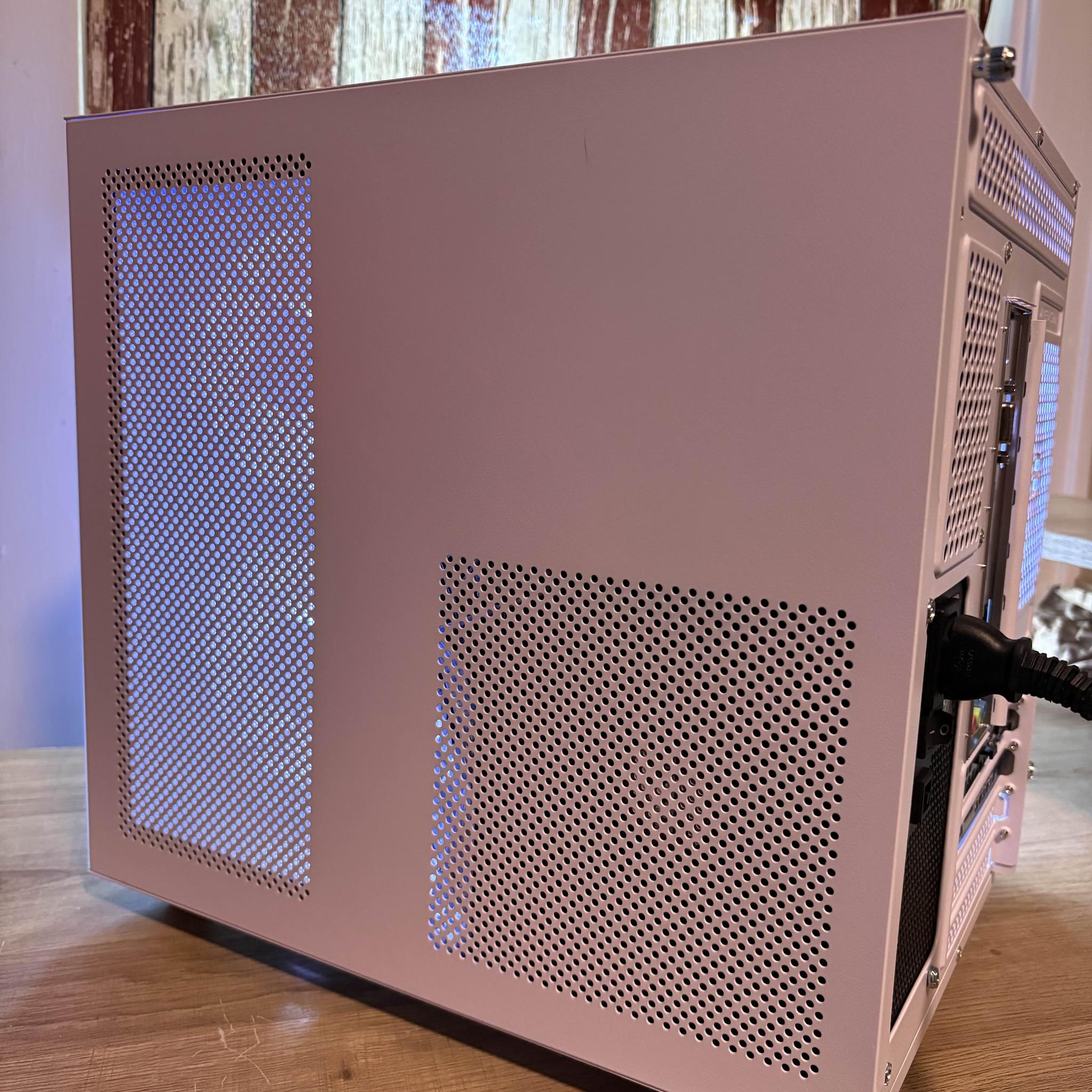 Black Cat Customs - R5 3600 / 2060 / 32GB Ram / 1 TB NVME