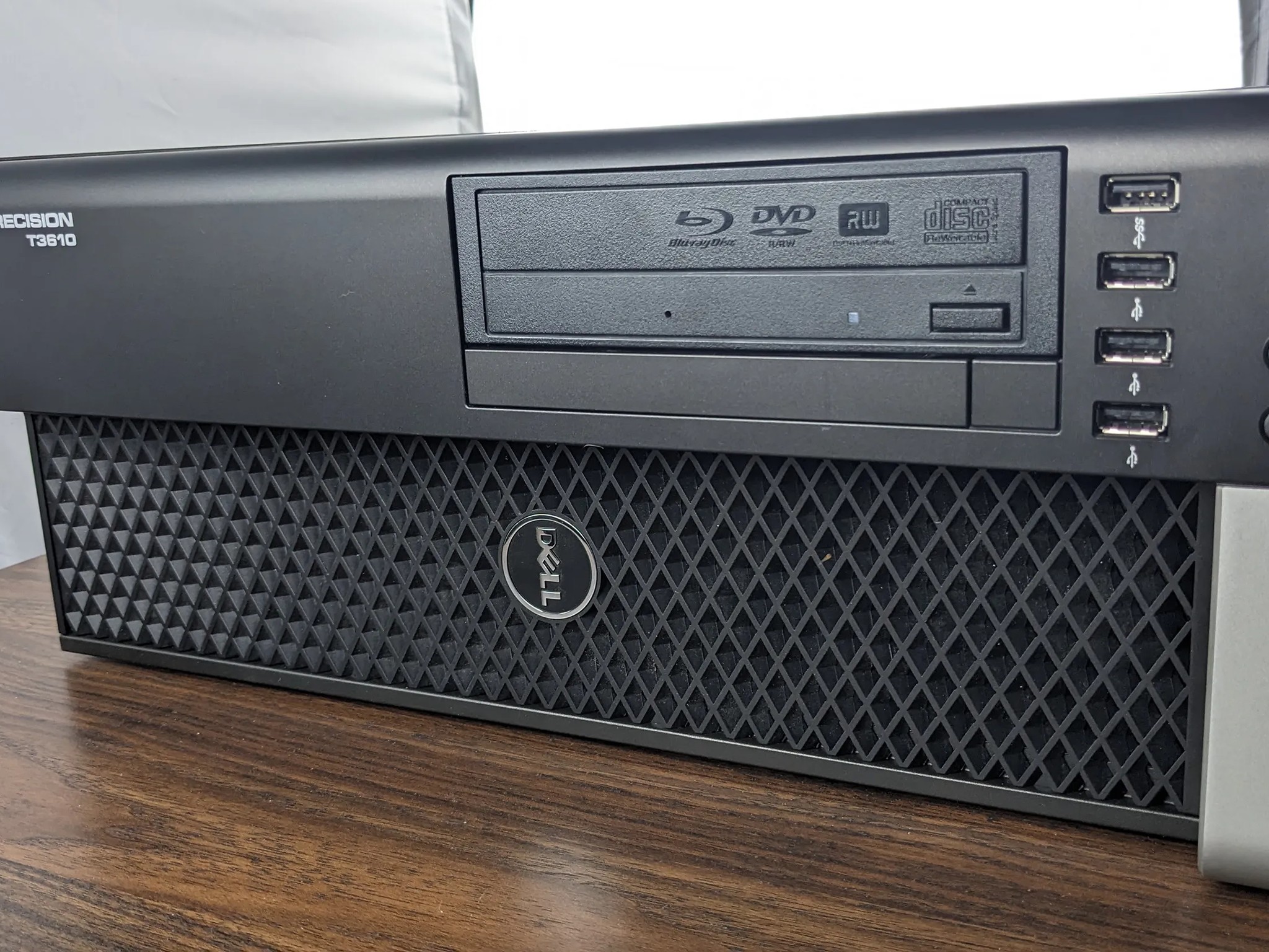 Dell Precision T3610, GTX 1070, E5-1620v2, 16GB 1866mhz DDR3 ECC 1TB SSD