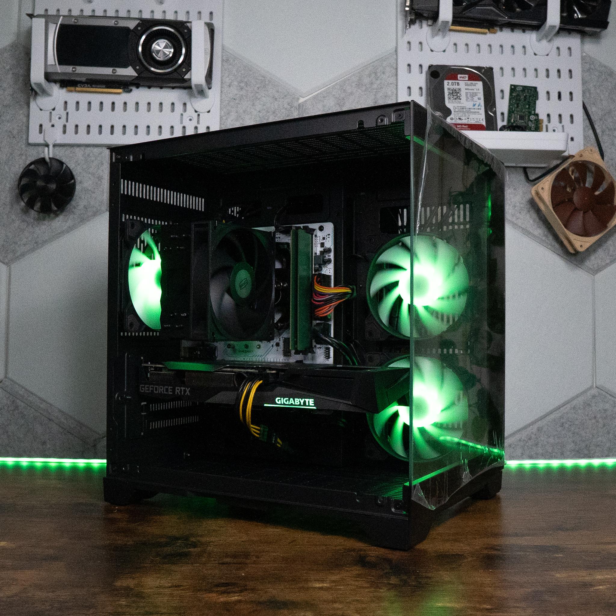 🌌🛰️ | GIGABYTE RTX 3060 12GB | RYZEN 7 2700X | 16GB DDR4 RAM | 2TB | Y2K Hero SILVER