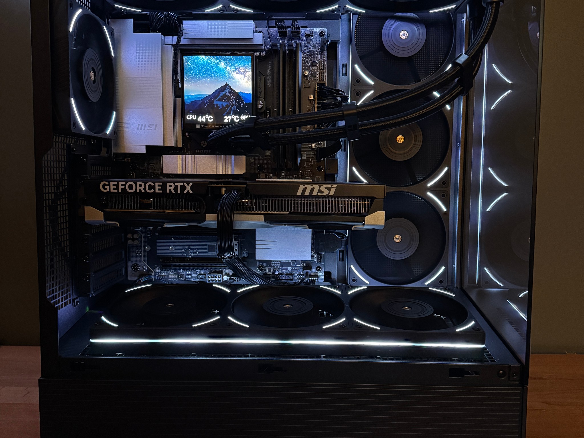 👨‍🚀Gaming PC | Ryzen 9900X, RTX 5070 Ti, 32GB DDR5 6000, 2TB Gen4 SSD, 1000W Thermaltake
