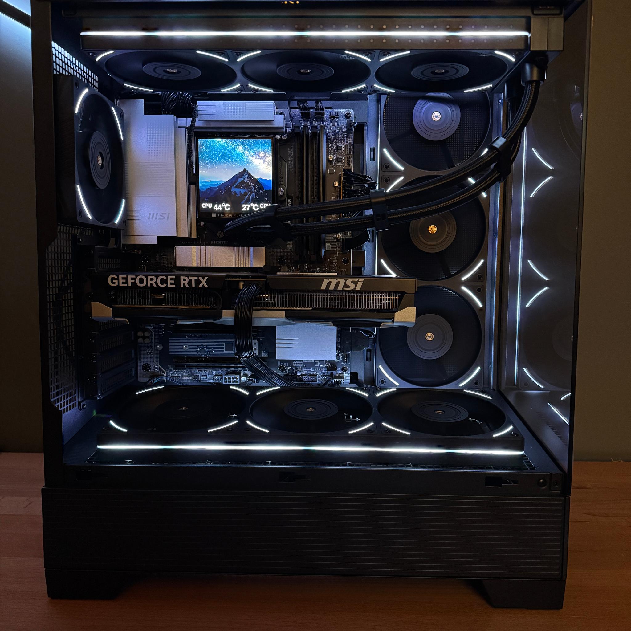 👨‍🚀Gaming PC | Ryzen 9900X, RTX 5070 Ti, 32GB DDR5 6000, 2TB Gen4 SSD, 1000W Thermaltake