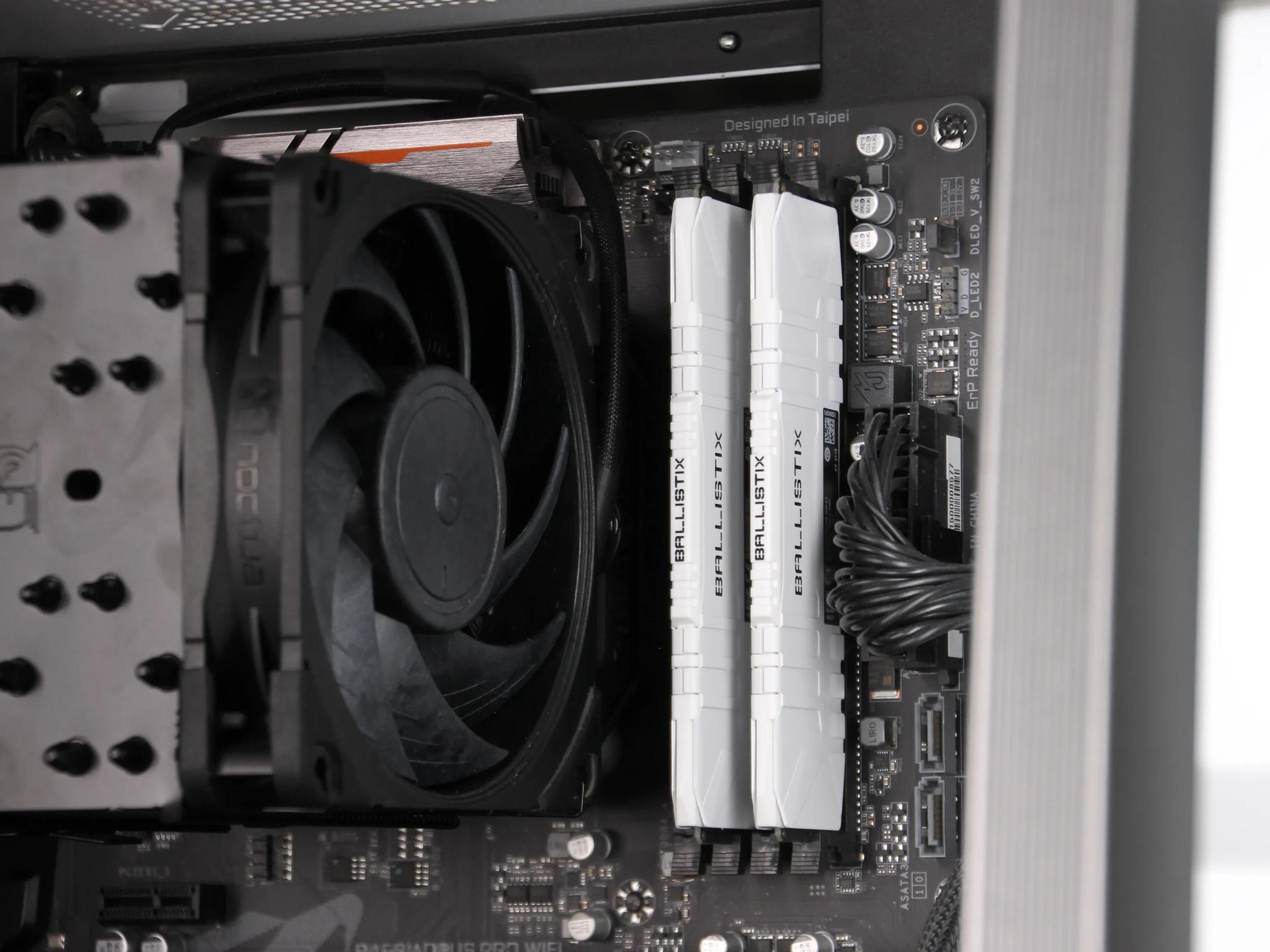 Crucial Ballistix 16GB (2x8GB) DDR4-3200 CL16 Memory