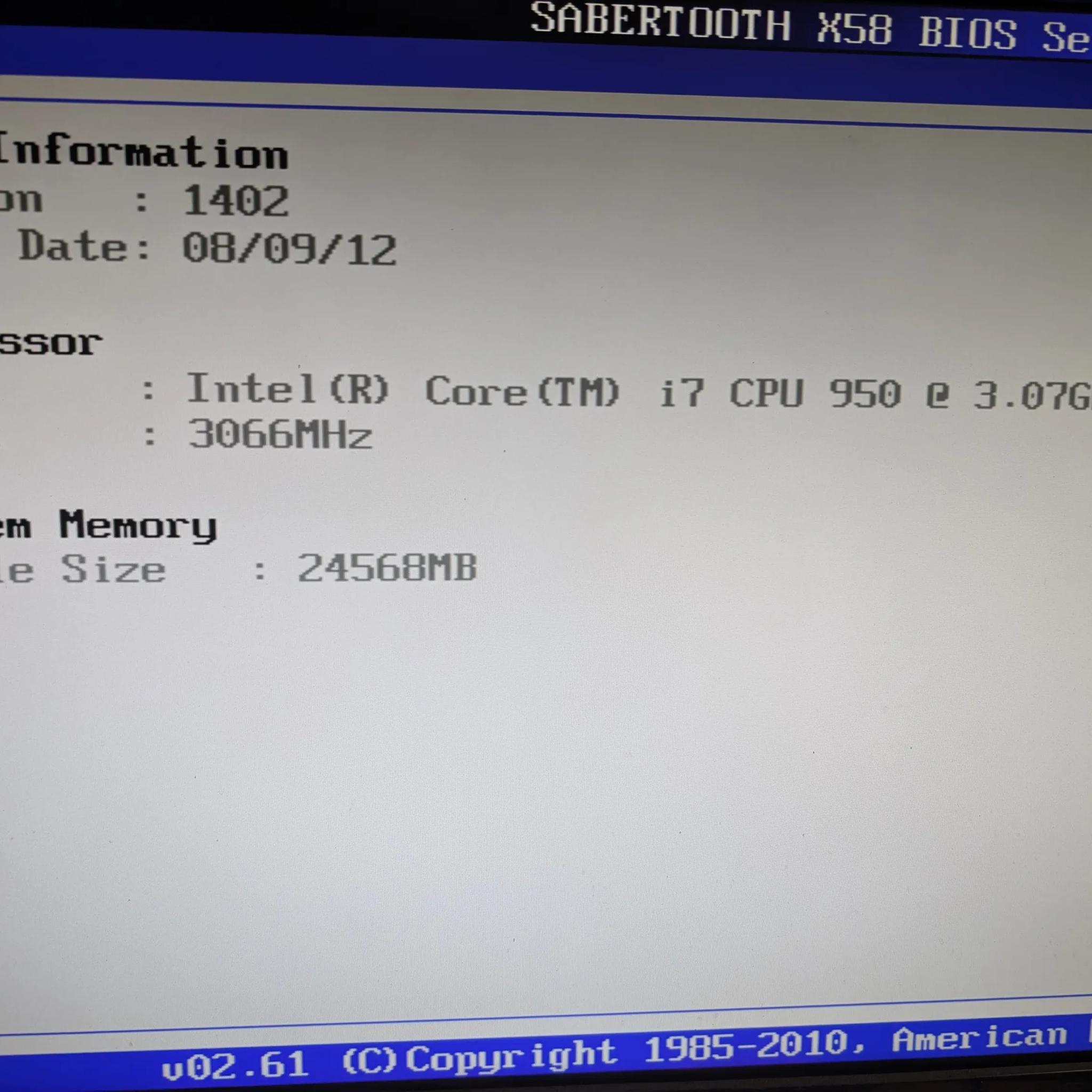 Asus X58 Sabertooth / i7 950 / 24GB DDR3 / Stock Cooler