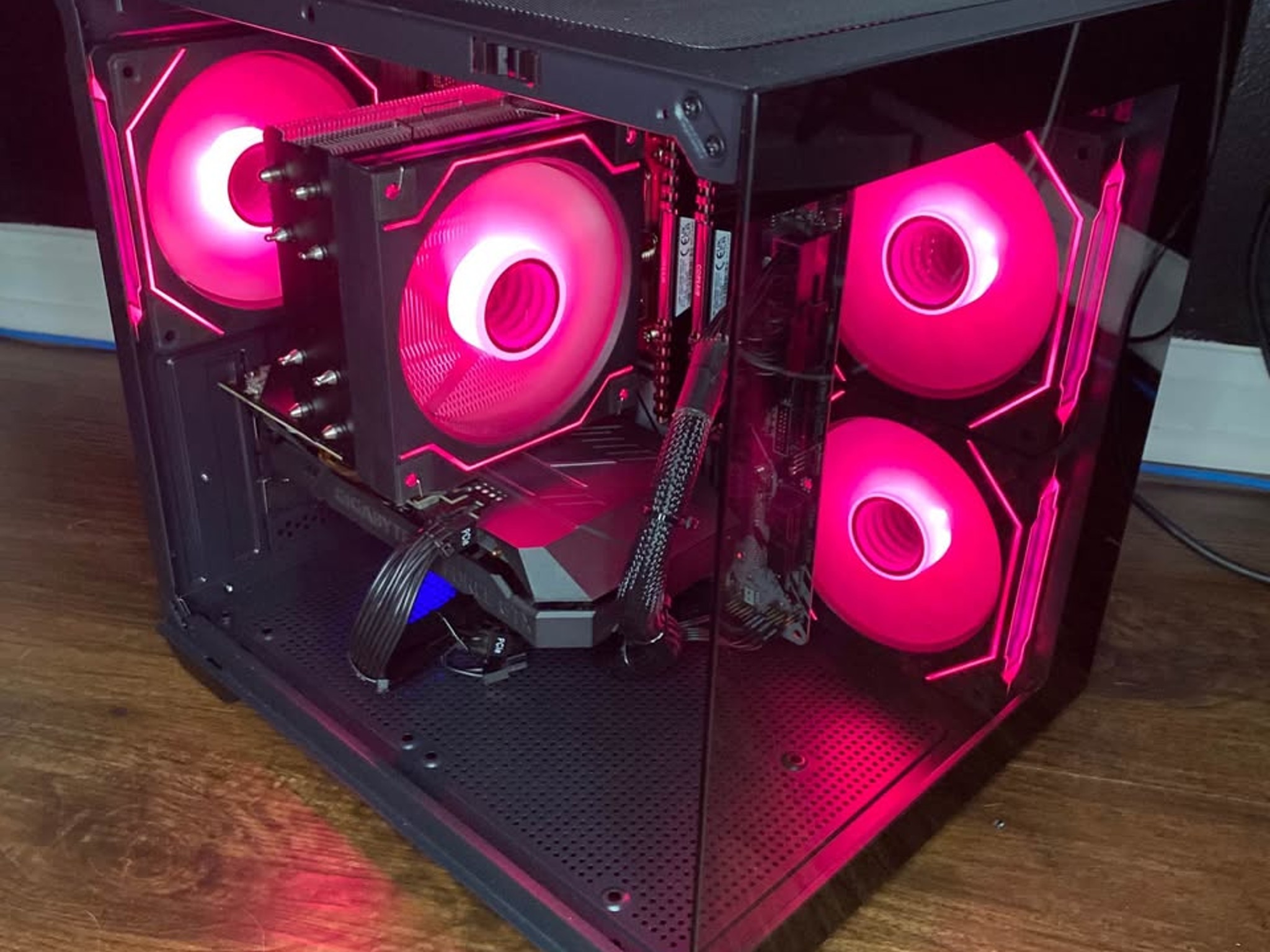 Black Gaming PC (GTX 1660 Ti 6GB + I5-9400F + 16GB DDR4 + SSD)