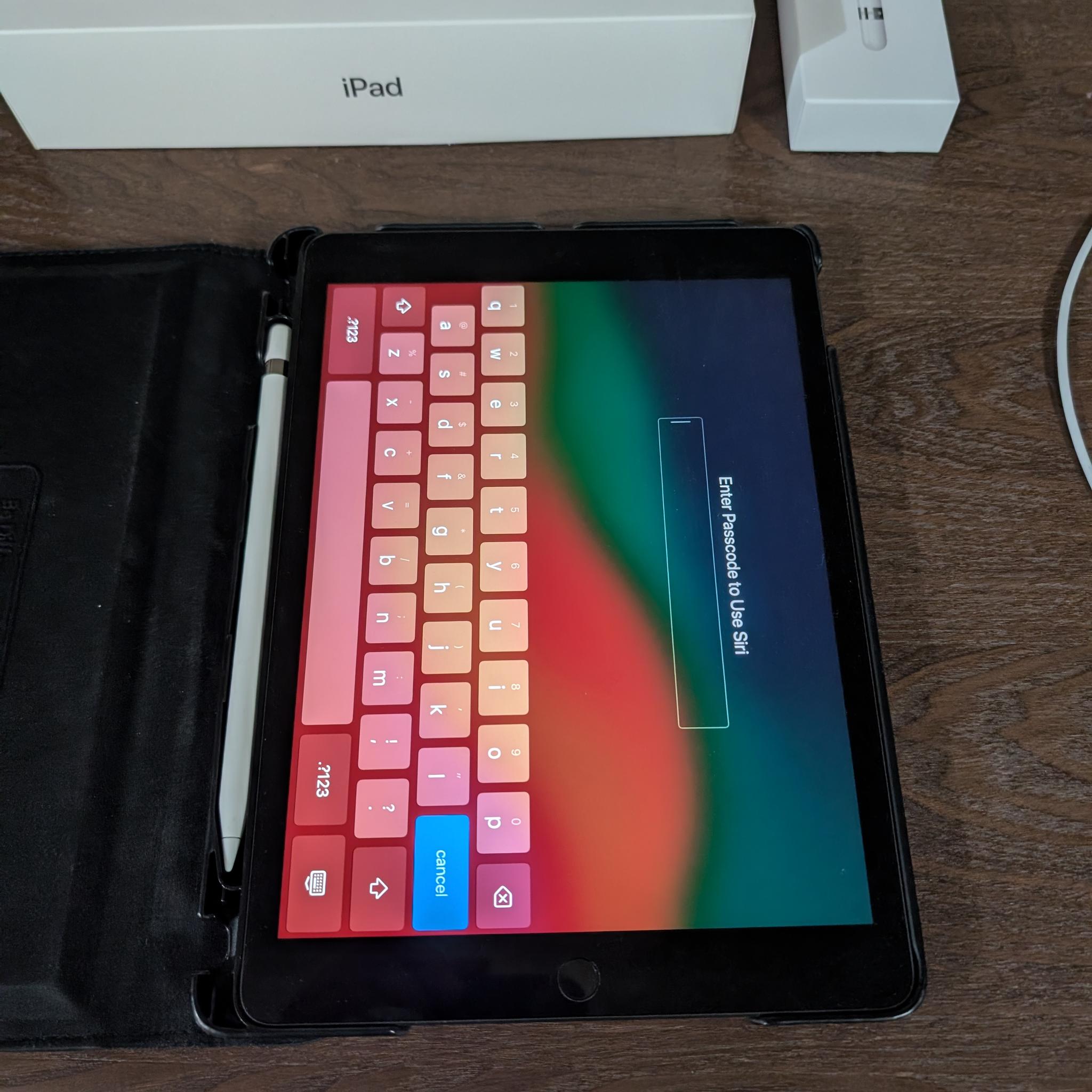 Apple - iPad (9th Gen) WITH CASE AND APPLE PEN (1ST Gen)