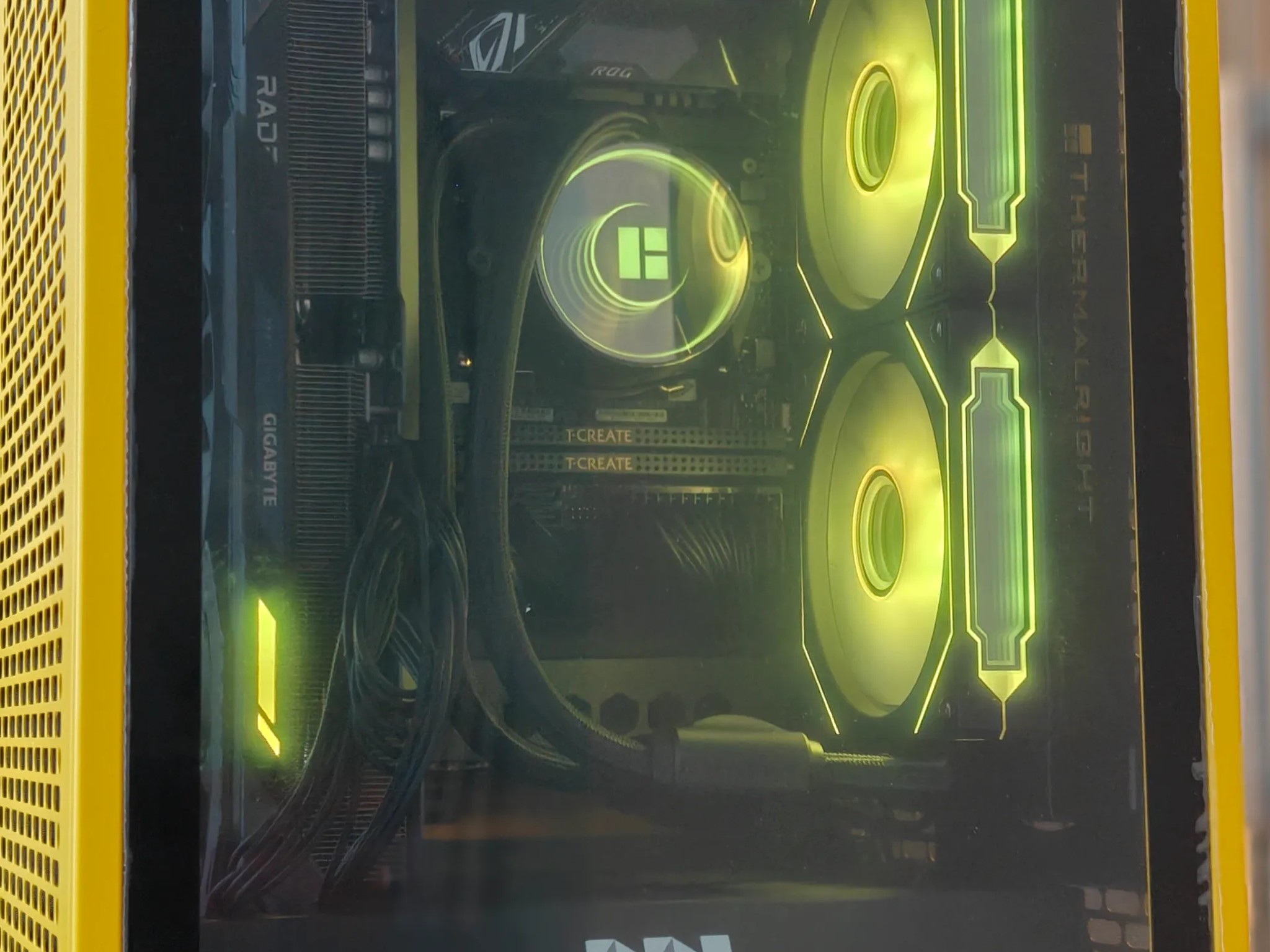 Mini ITX - 4K - 1440P - AMD Radeon RX 9070 XT - AMD Ryzen 7 7800X3D - 32 GB DDR5 RAM - 2 TB SSD