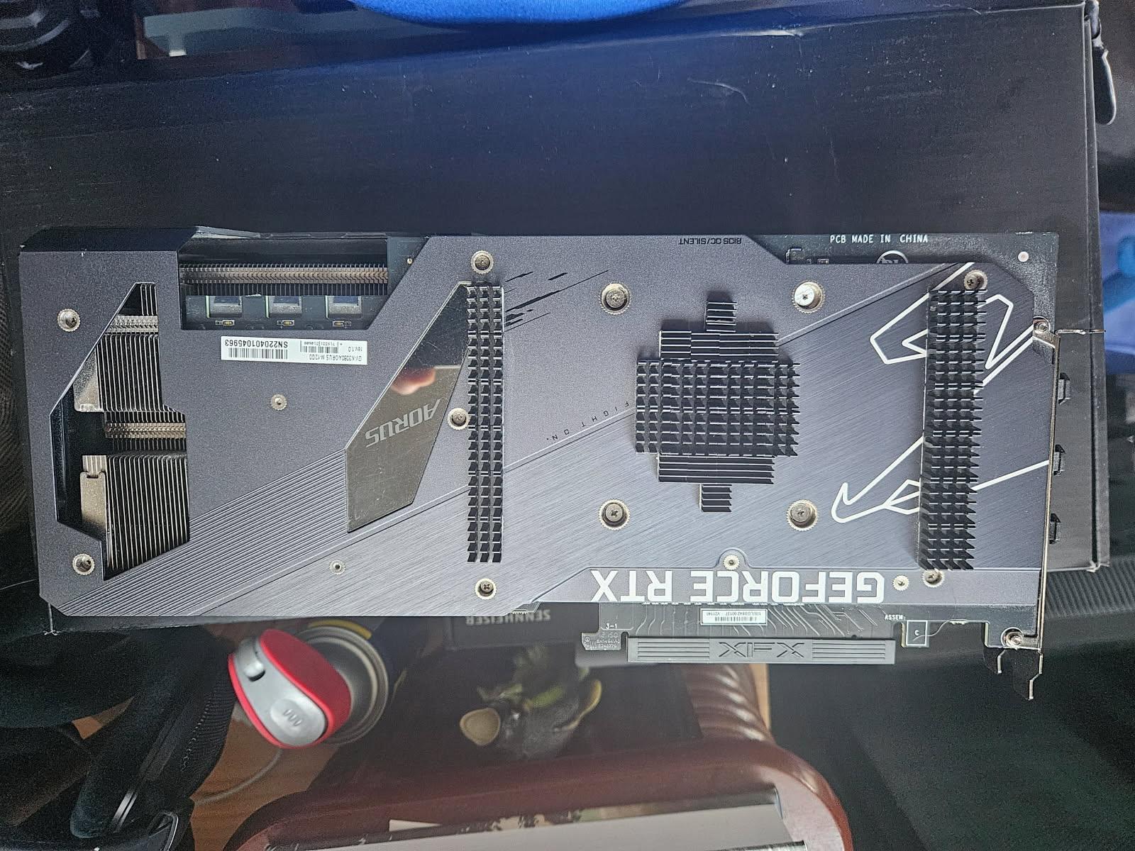 Gigabyte Auros Master Nvidia RTX 3080 12 GB repasted and padded