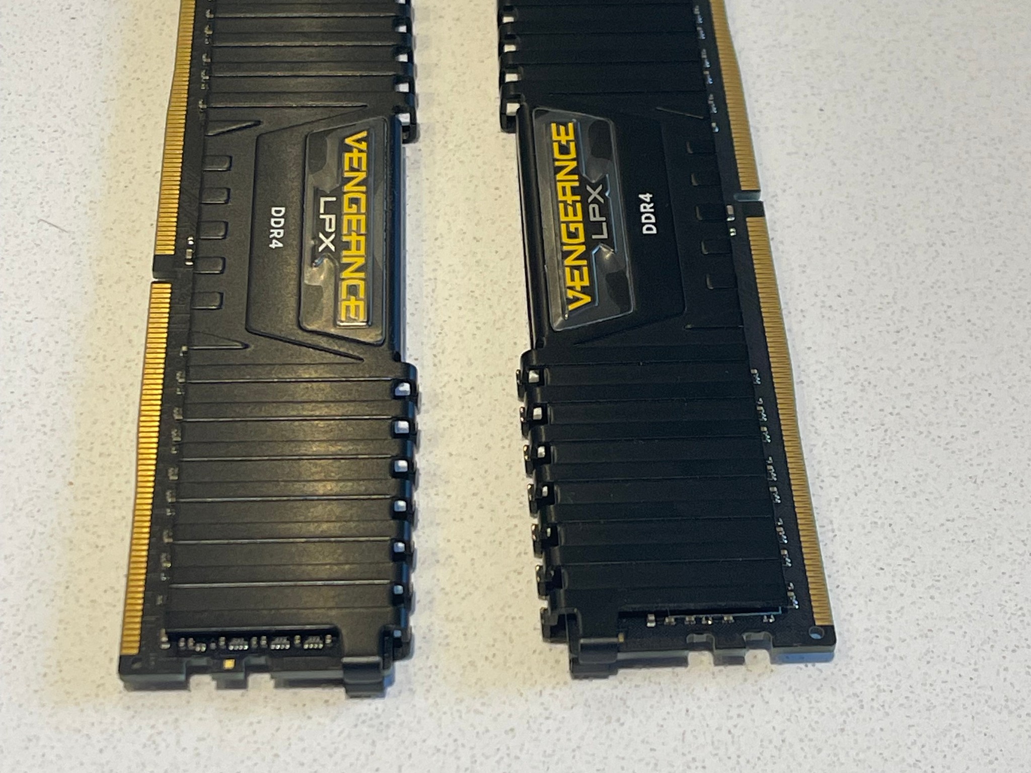 Corsair Vengeance LPX 16GB DDR4-2400 (2x8GB)