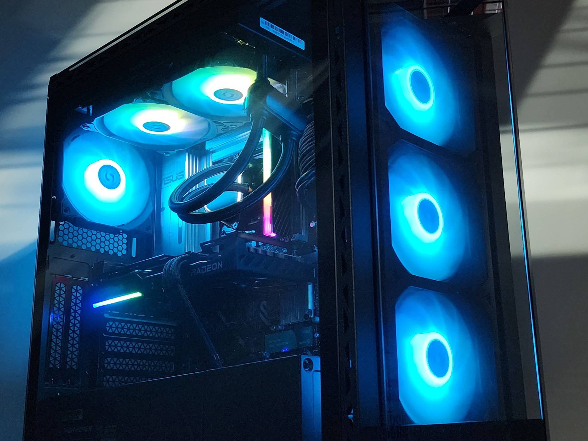 Gaming PC Ultra 5 250KF 16GB RAM 1TB SSD RX 9060 8GB Windows 11 Computer