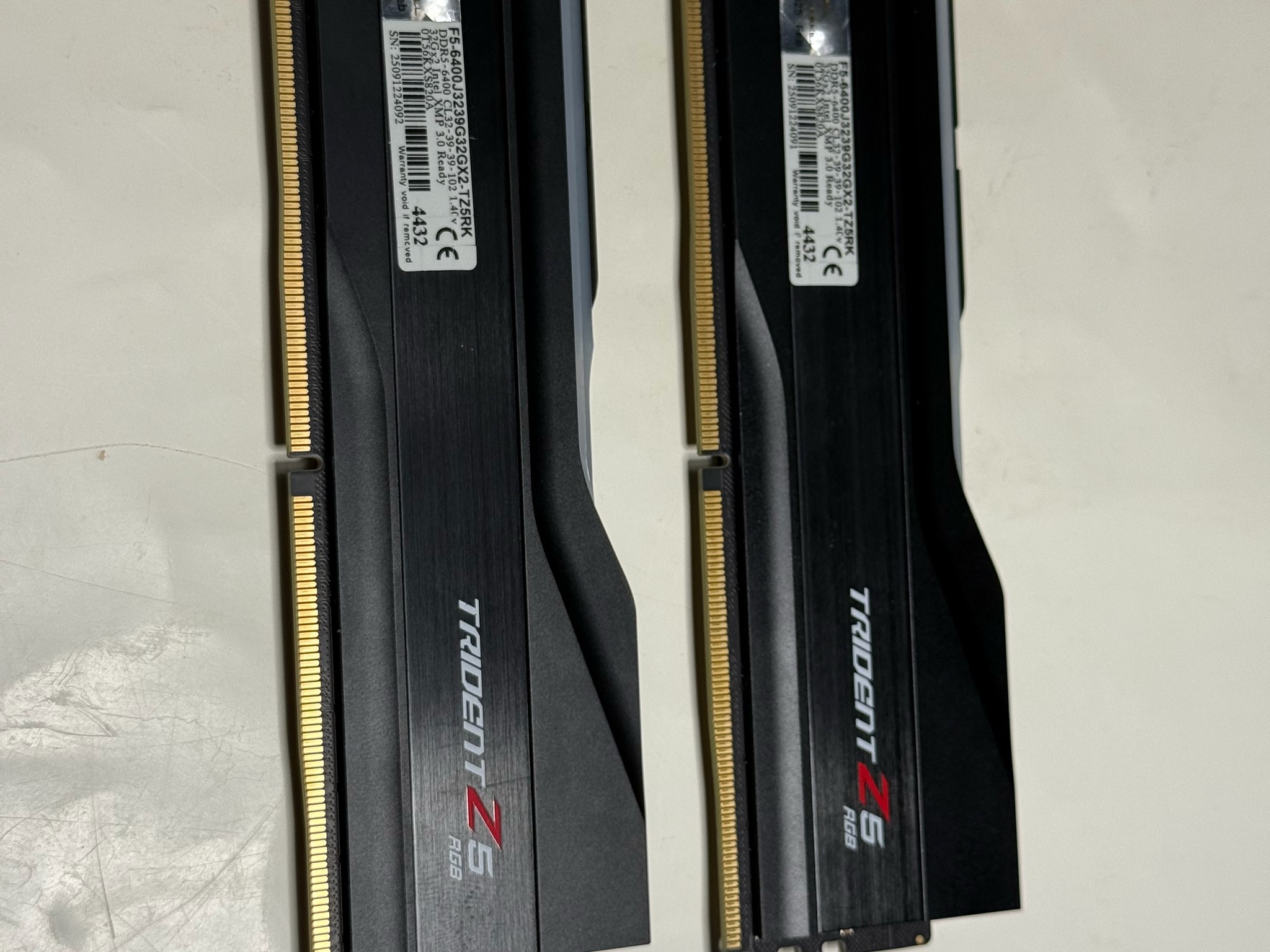 Trident Z5 RGB (DDR5/Intel XMP) F5-6400J3239G32GX2-TZ5RK