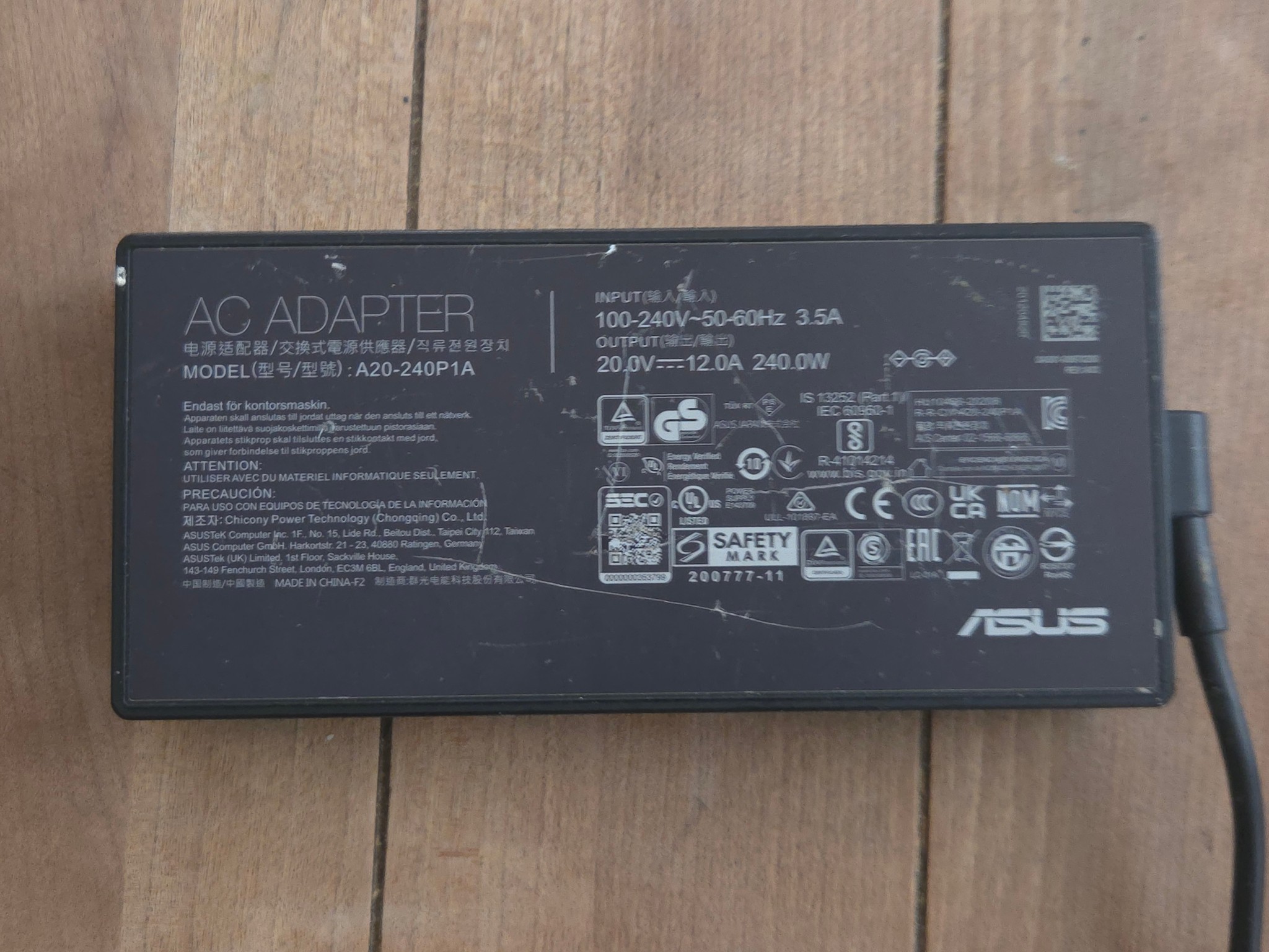 ASUS ROG Zephyrus G14 {2022} GA402RK Ryzen 9 6900HS / RX 6800S / 24GB / 1TB