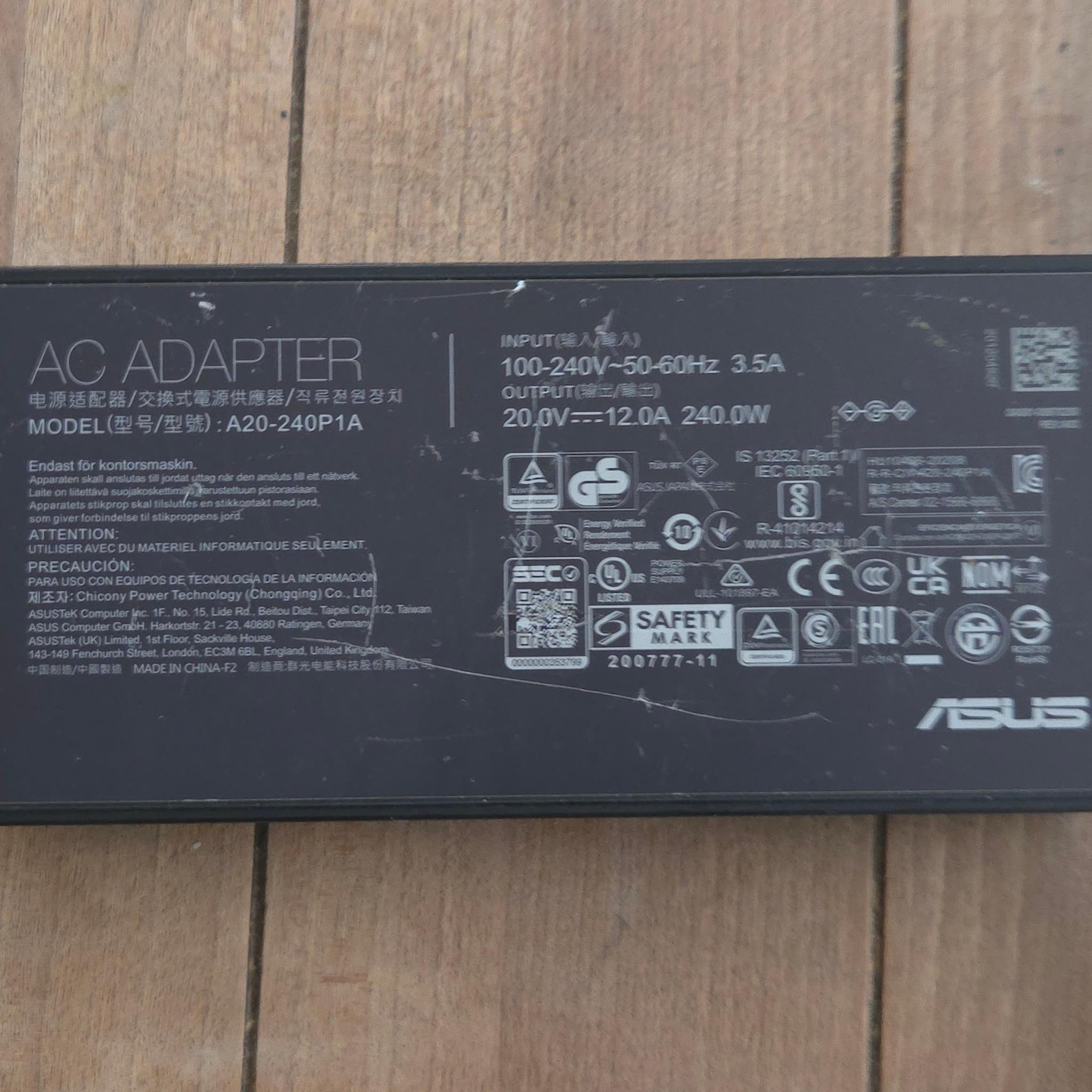 ASUS ROG Zephyrus G14 {2022} GA402RK Ryzen 9 6900HS / RX 6800S / 24GB / 1TB