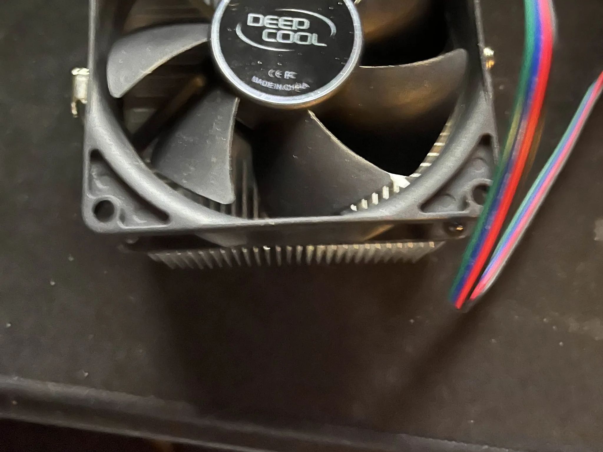 AMD Ryzen 3 3100 w/ stock heatsink